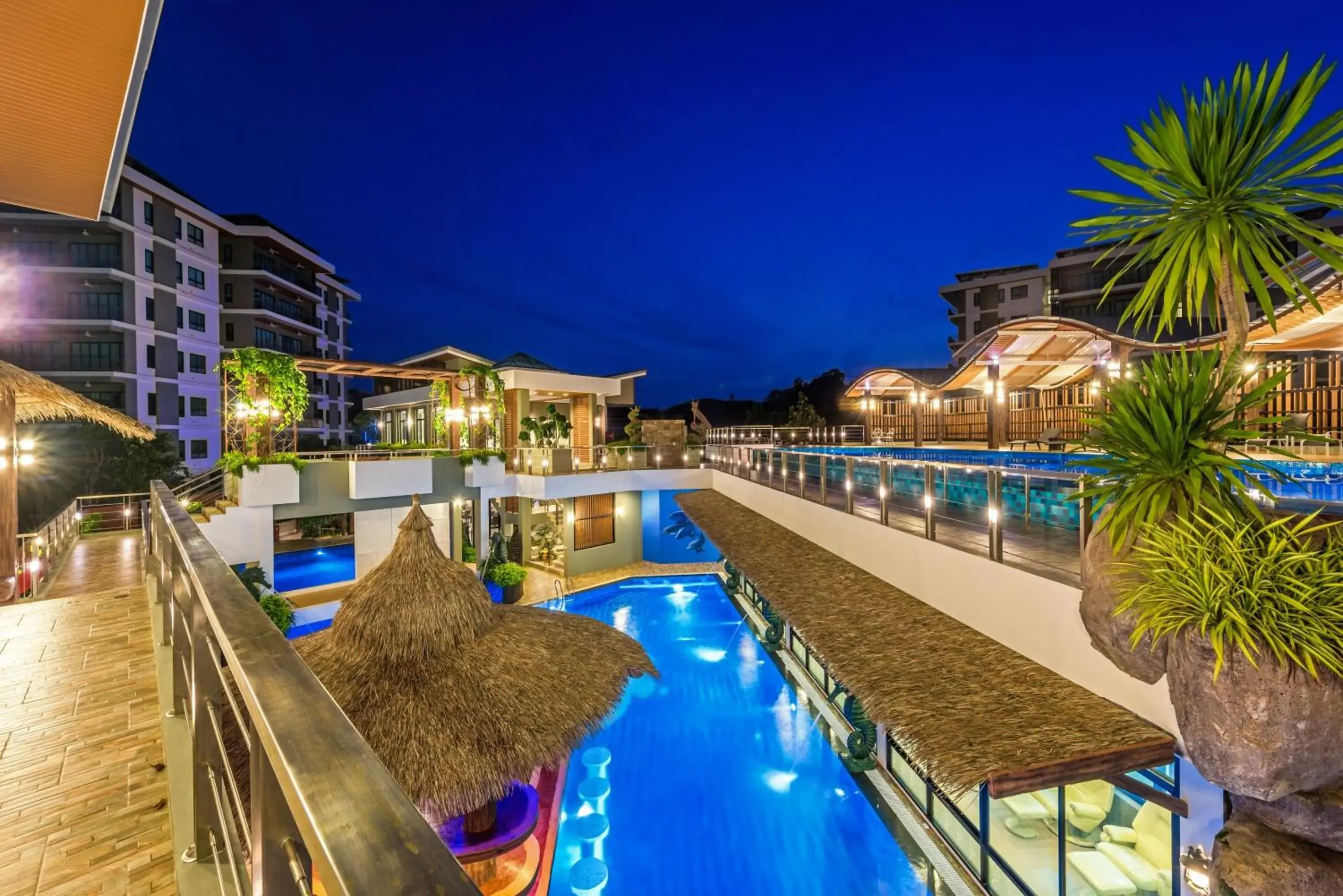 Pool view in Chalong Miracle Lakeview Pool view in Chalong Miracle Lakeview