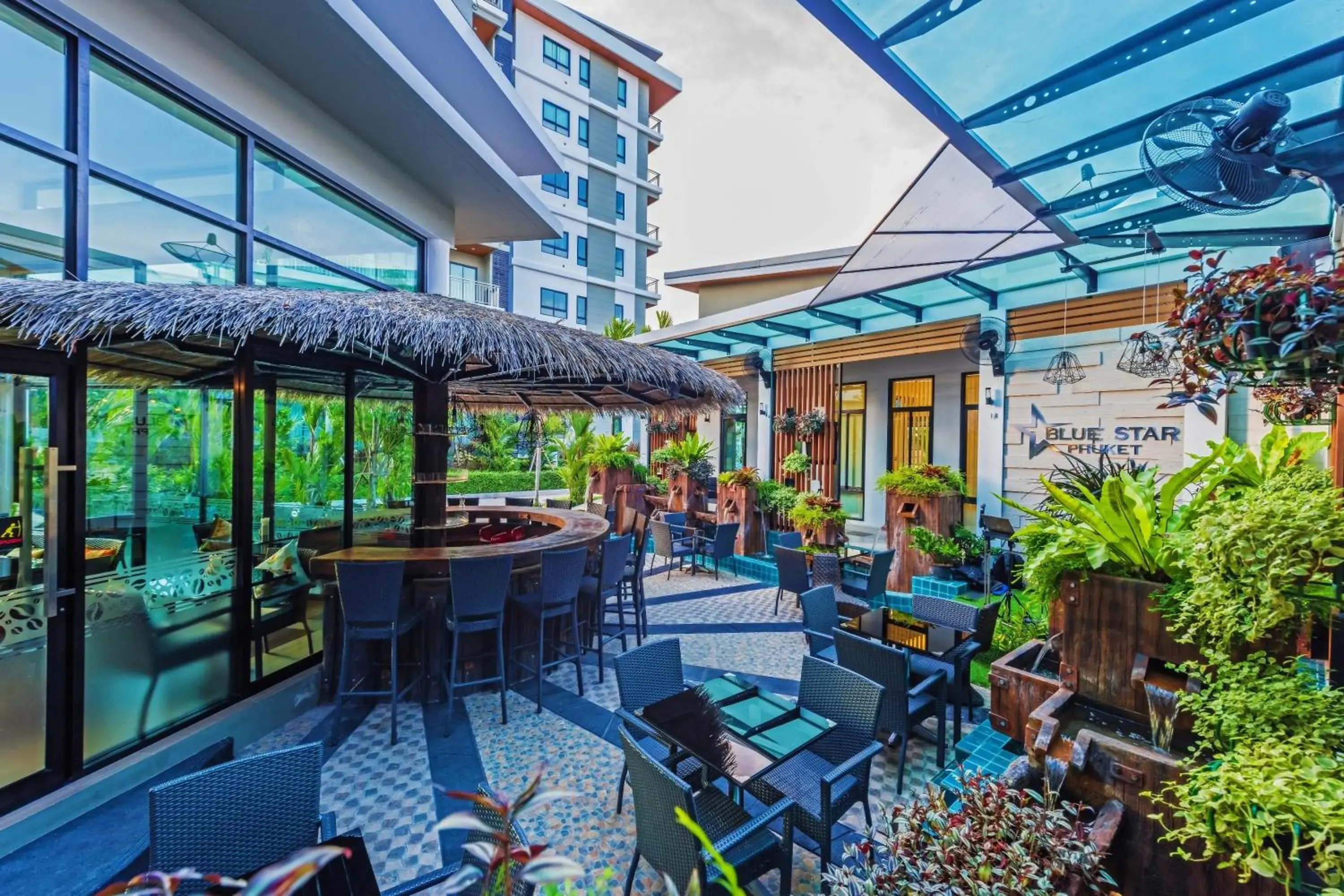 Coffee/tea facilities in Chalong Miracle Lakeview Coffee/tea facilities in Chalong Miracle Lakeview