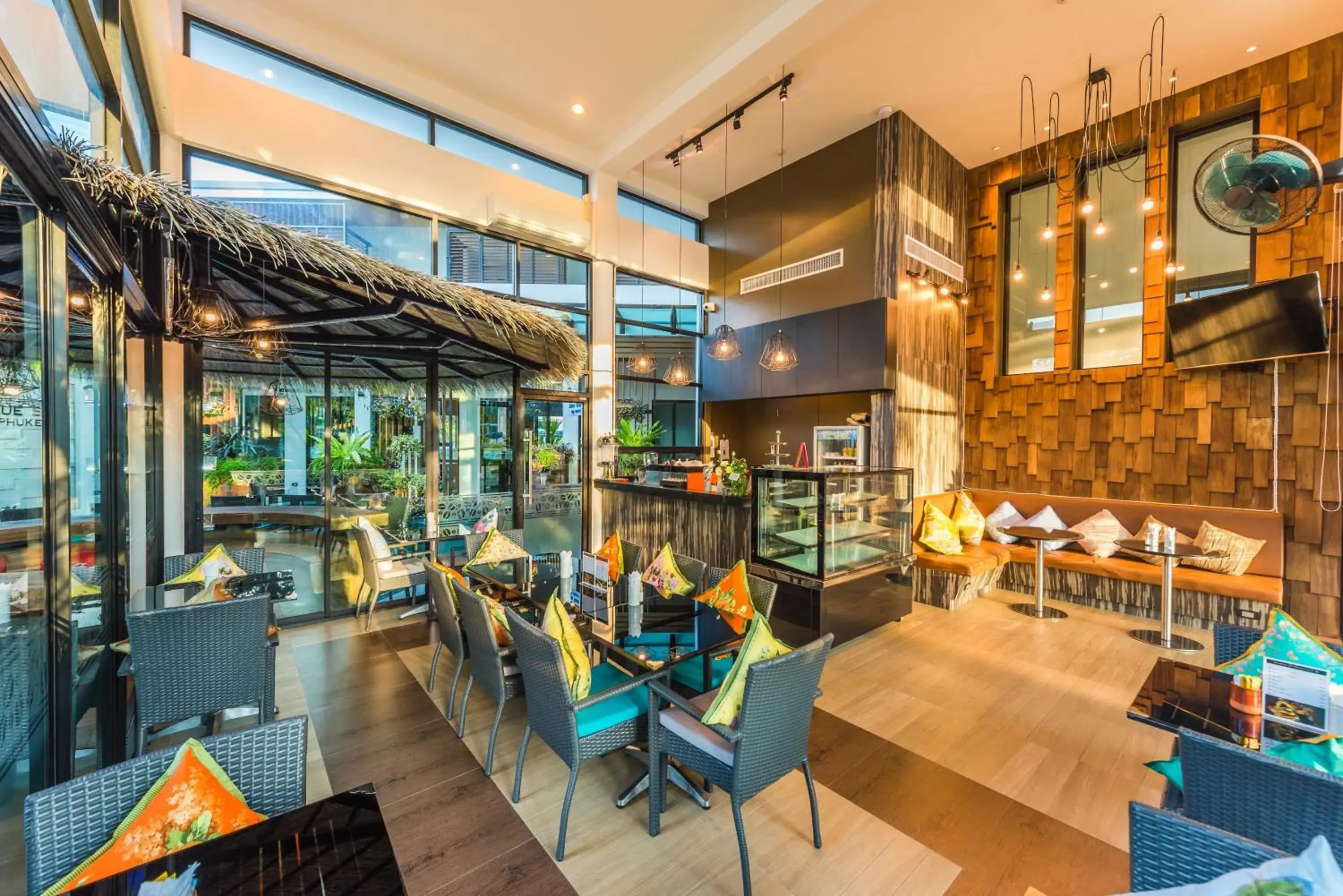 Coffee/tea facilities in Chalong Miracle Lakeview Coffee/tea facilities in Chalong Miracle Lakeview