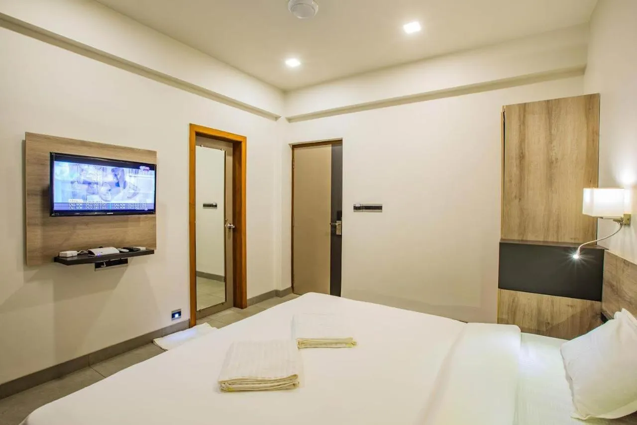 TV and multimedia, Bed in Coastal Pearl Hotel Margao Railway Station