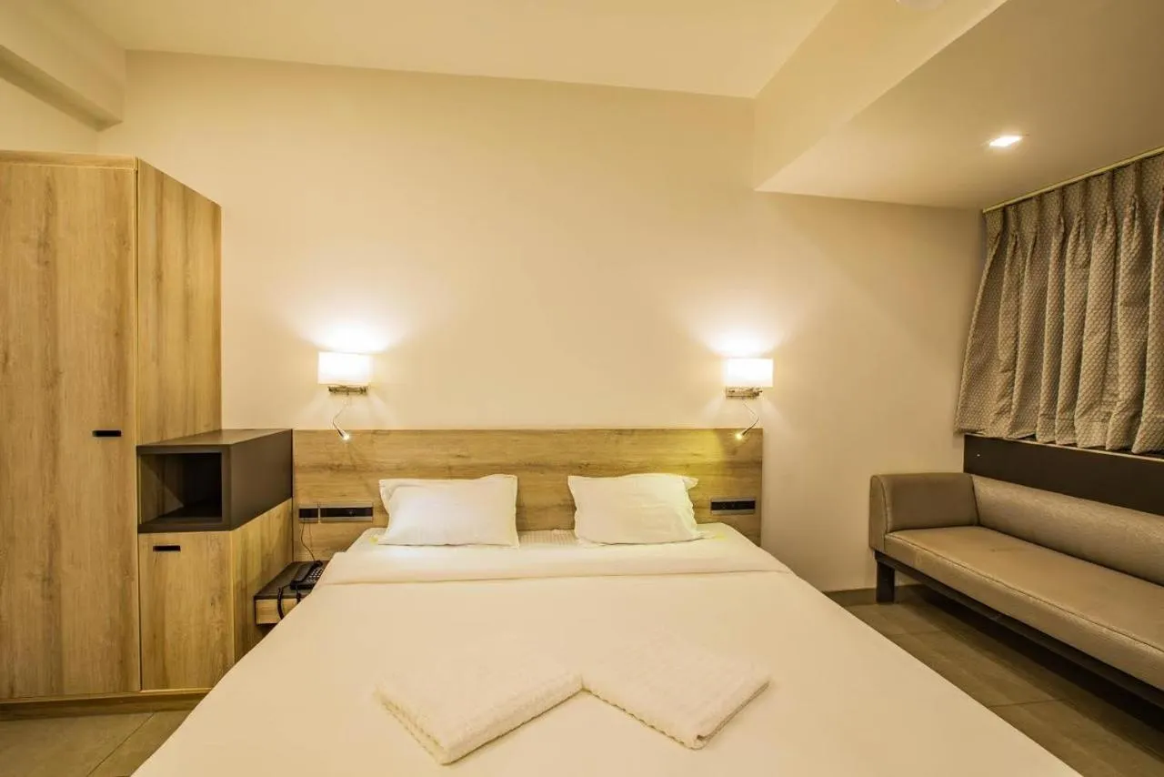 Bed in Coastal Pearl Hotel Margao Railway Station