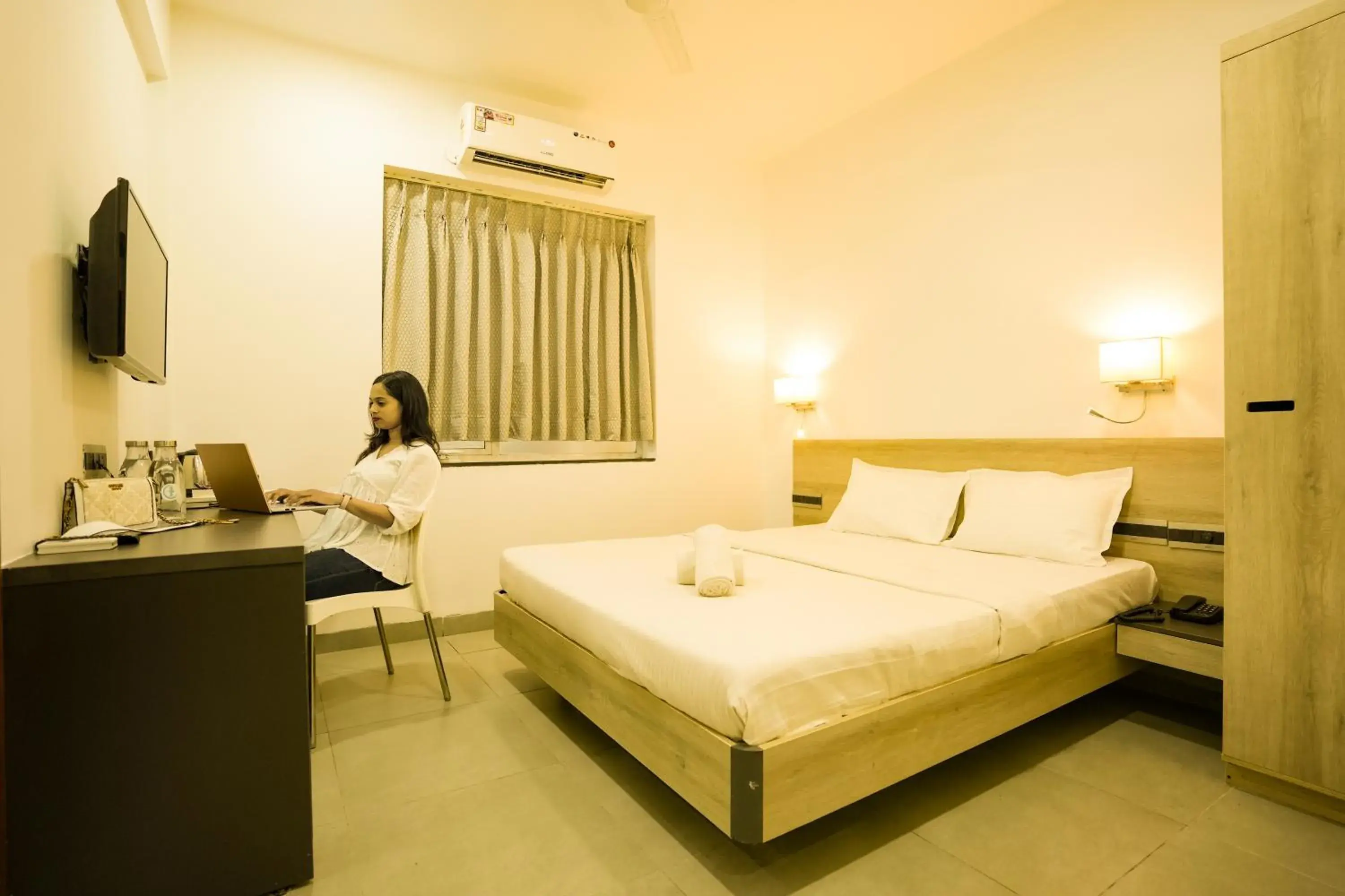 Deluxe Double Room in Coastal Pearl Hotel Margao Railway Station Deluxe Double Room in Coastal Pearl Hotel Margao Railway Station