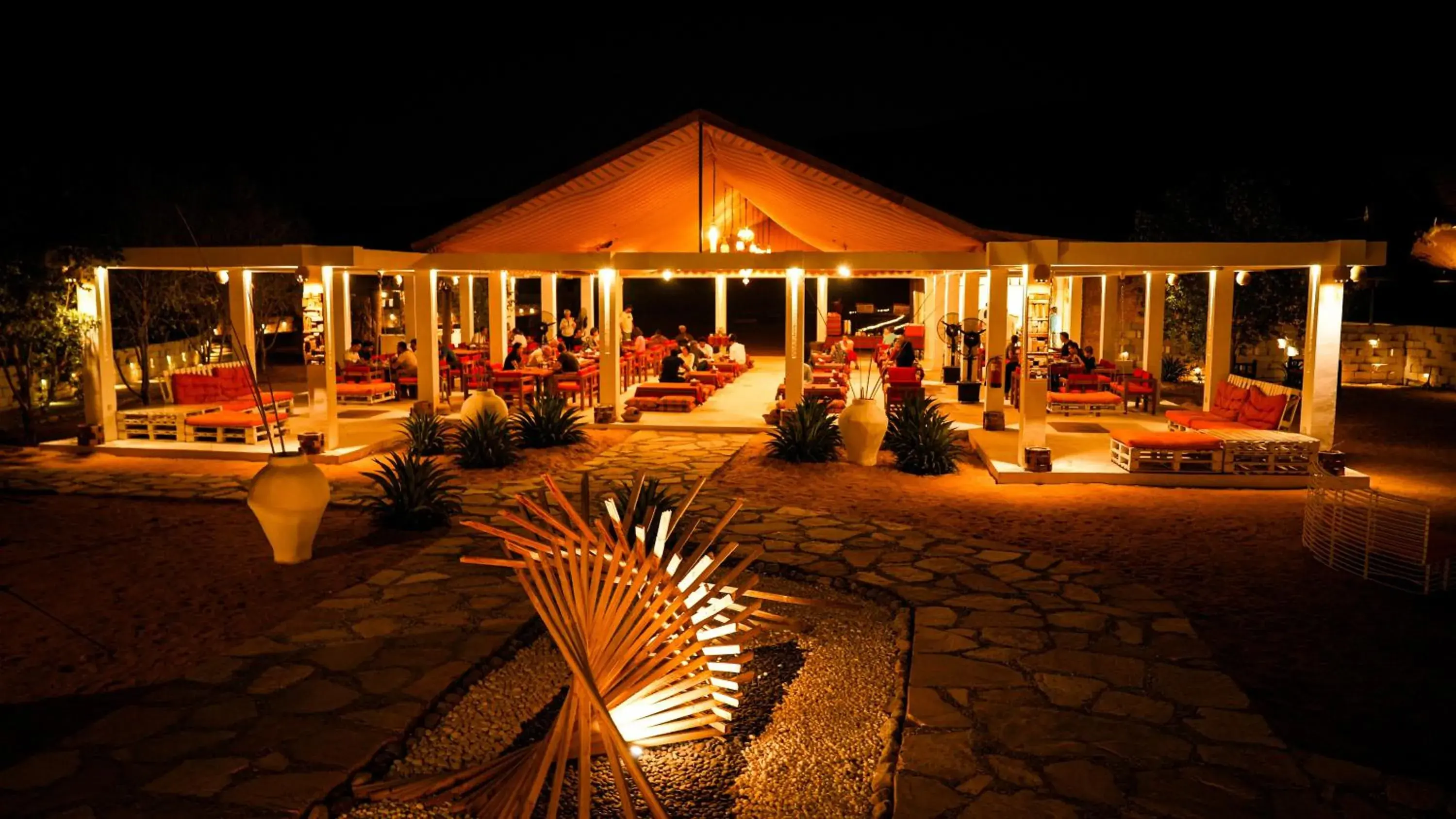 Restaurant/places to eat in Sama al Wasil Desert Camp Restaurant/places to eat in Sama al Wasil Desert Camp