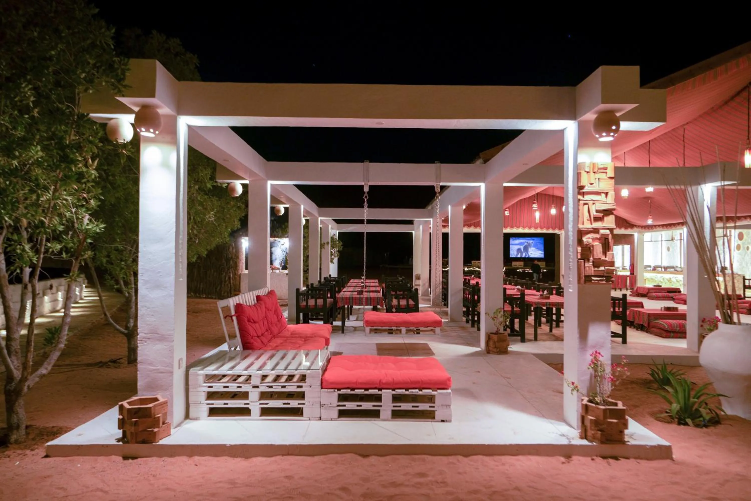 Restaurant/places to eat in Sama al Wasil Desert Camp