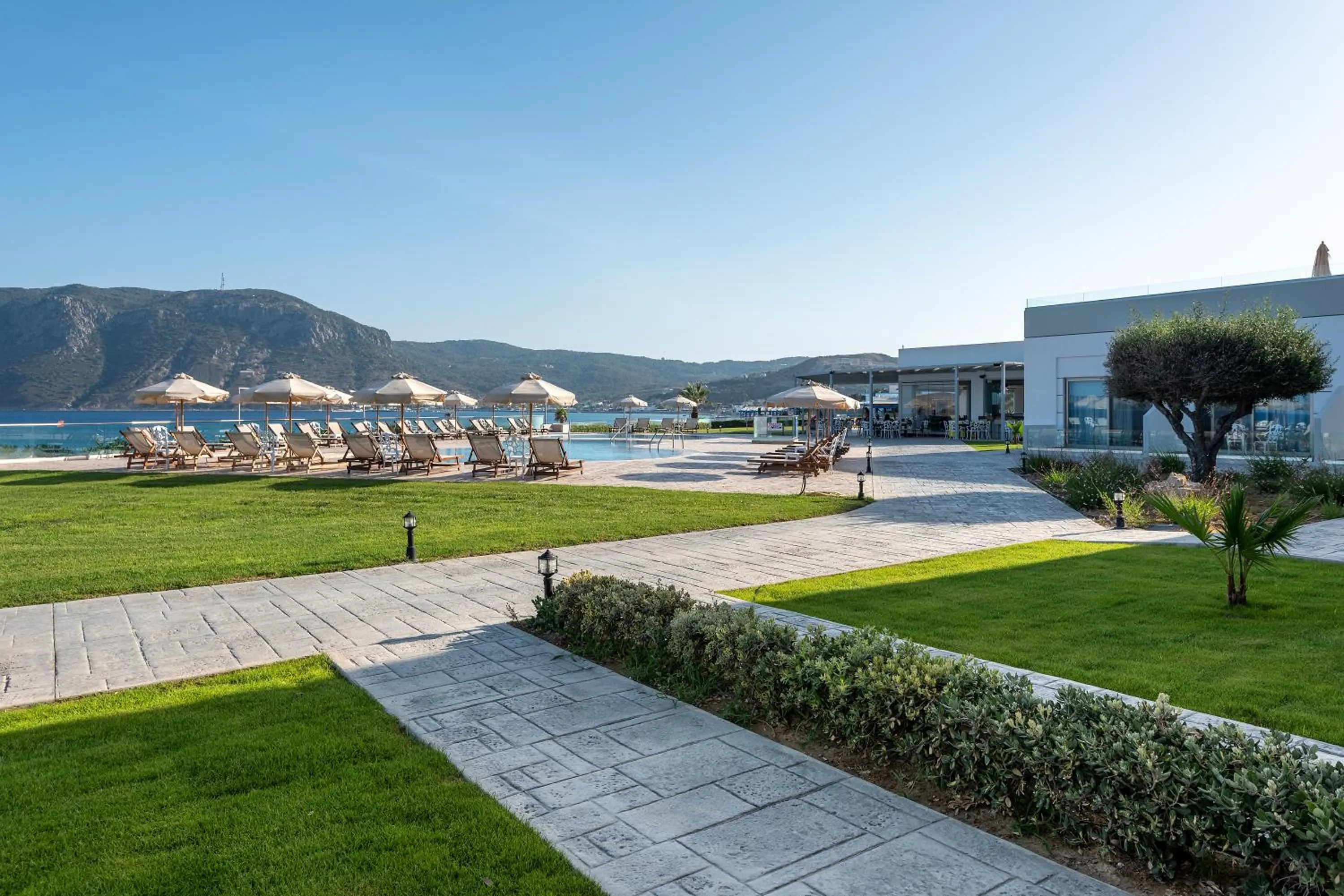 Property building in Royal Bay Suites