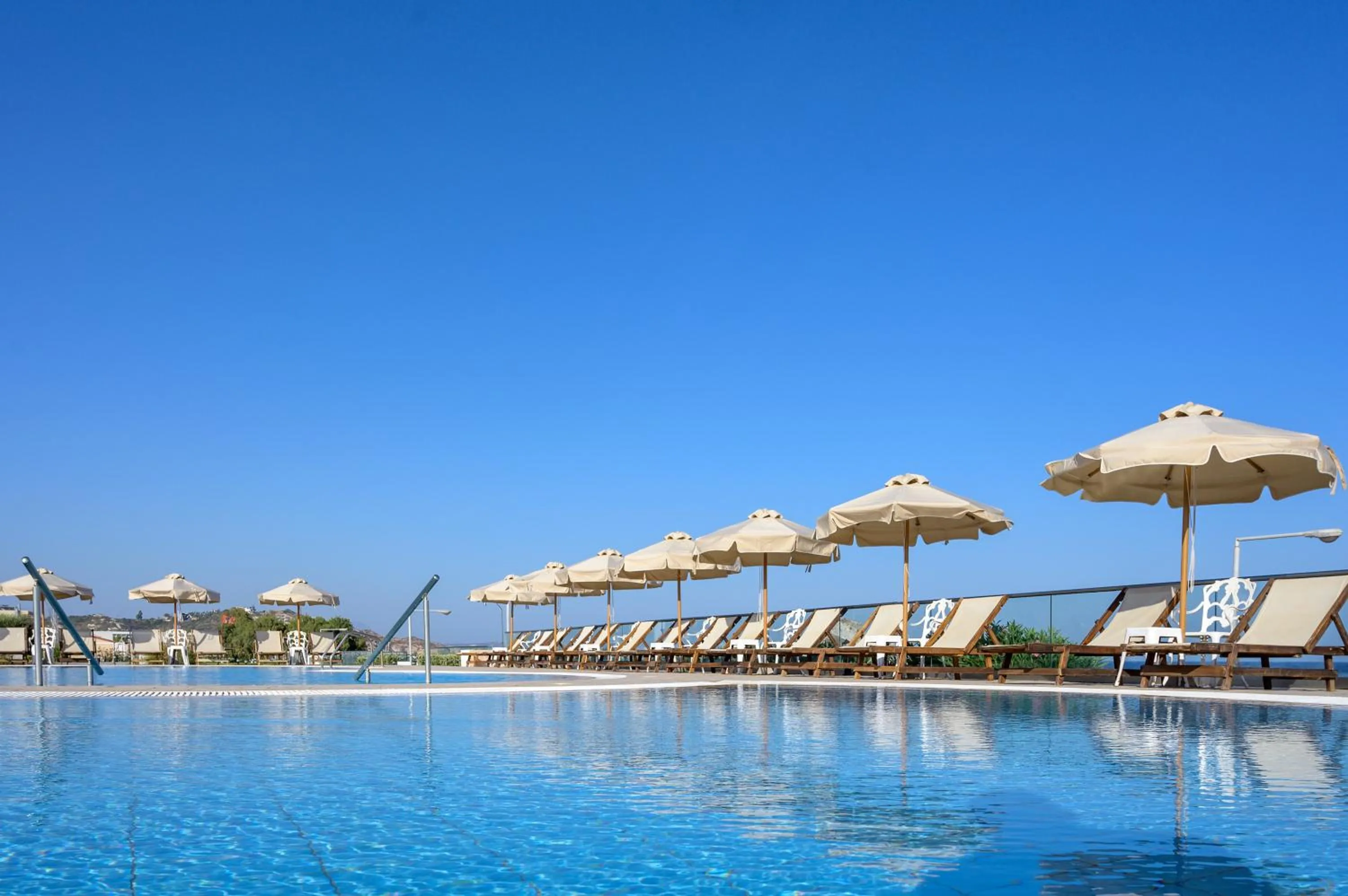 Swimming pool in Royal Bay Suites