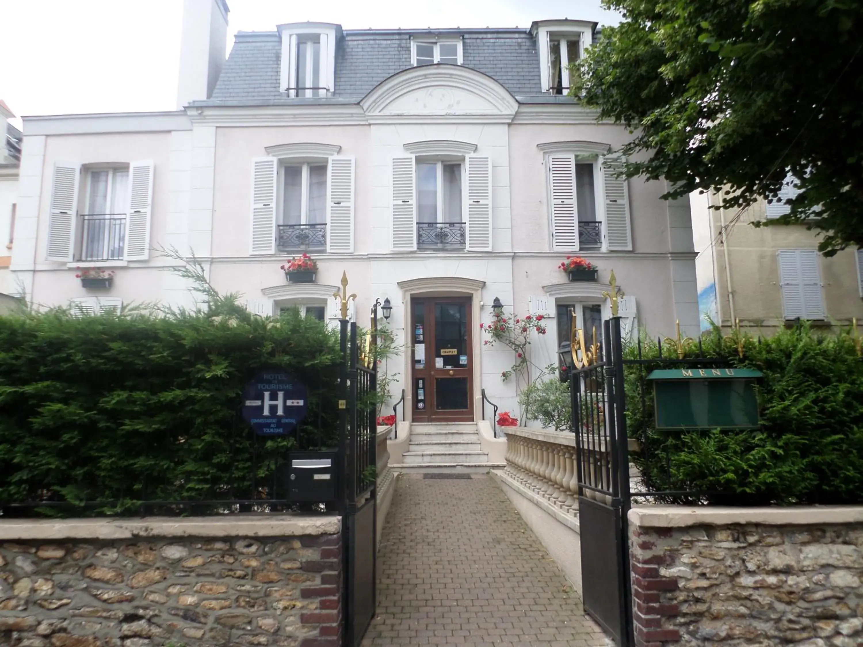 Facade/entrance, Property Building in Hôtel Marie Louise