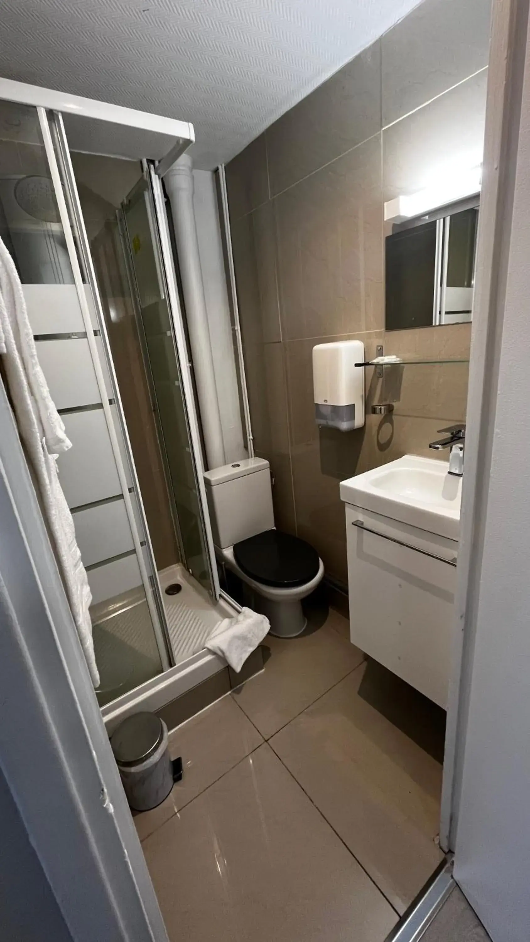 Toilet, Bathroom in Hôtel Marie Louise