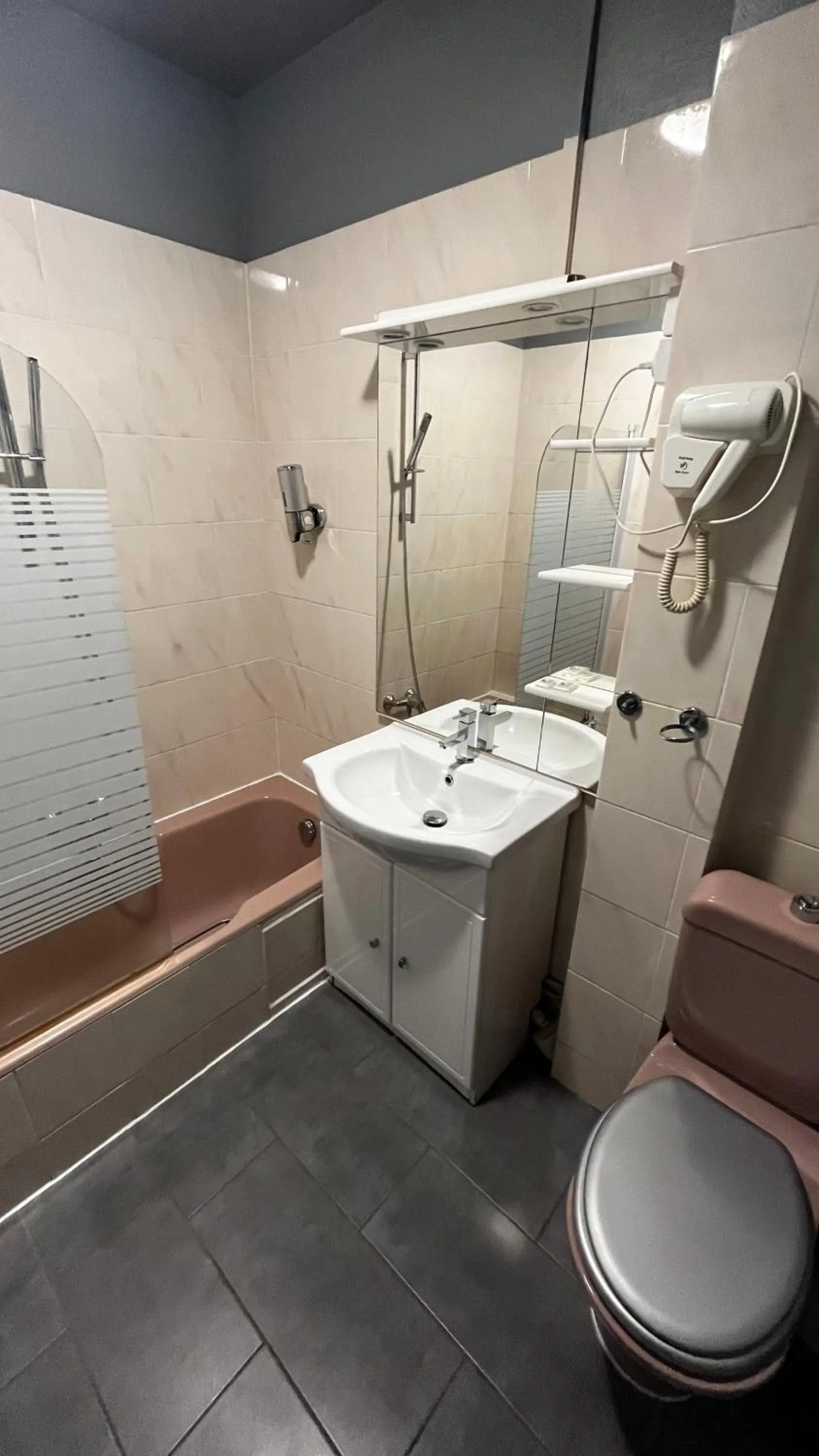 Toilet in Hôtel Marie Louise