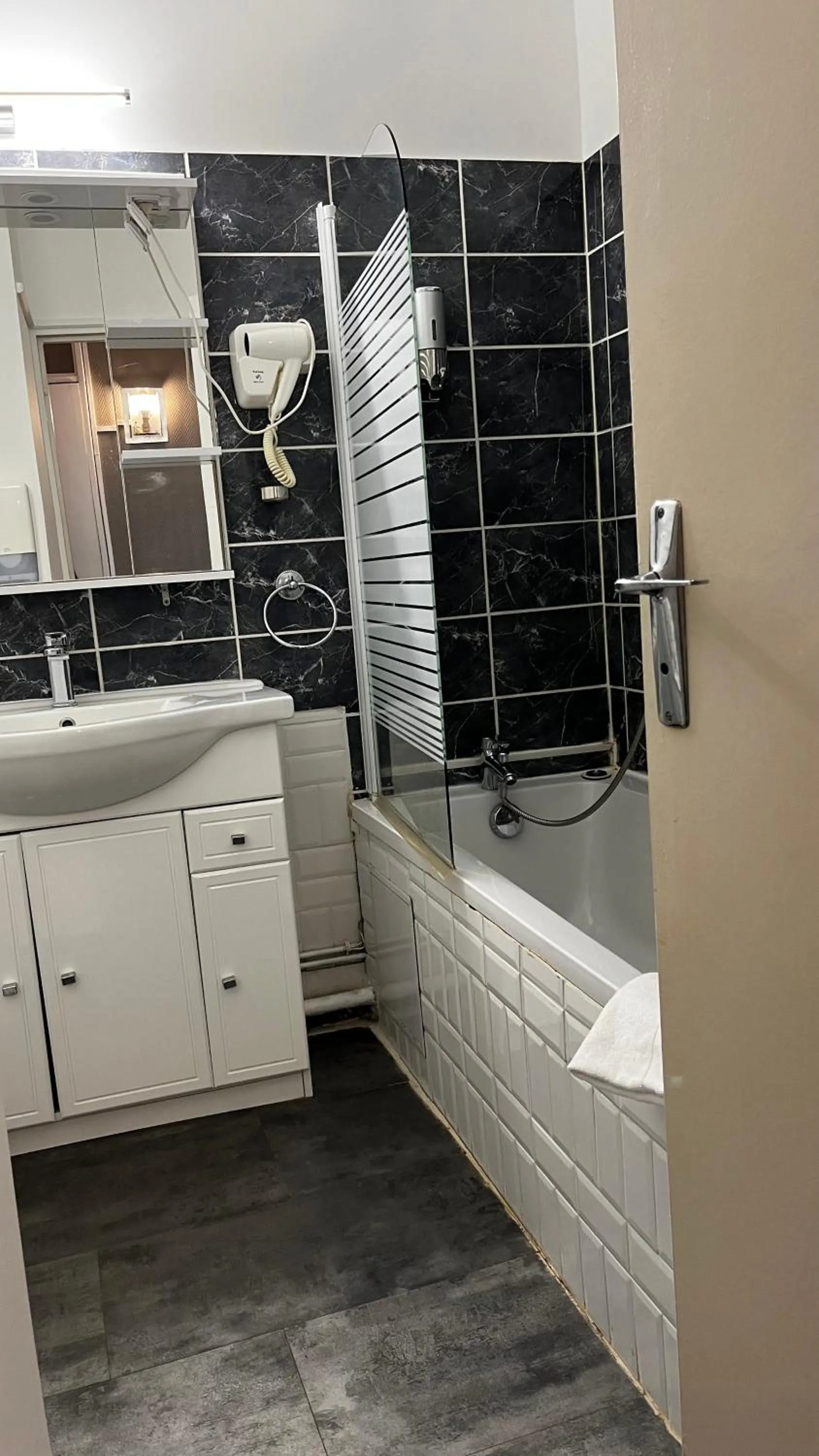 Toilet in Hôtel Marie Louise