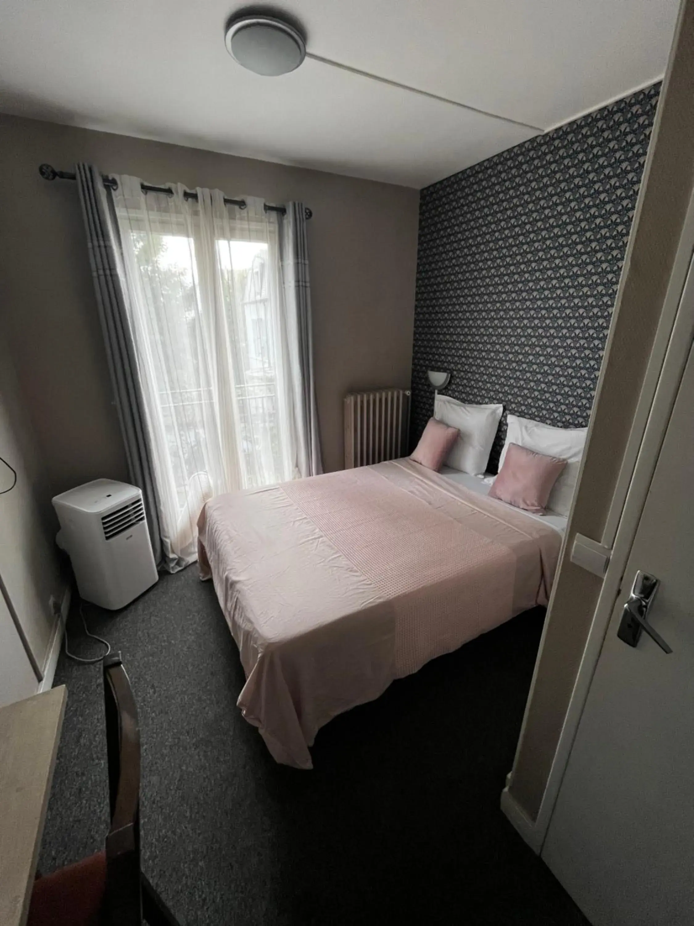 Bedroom, Bed in Hôtel Marie Louise