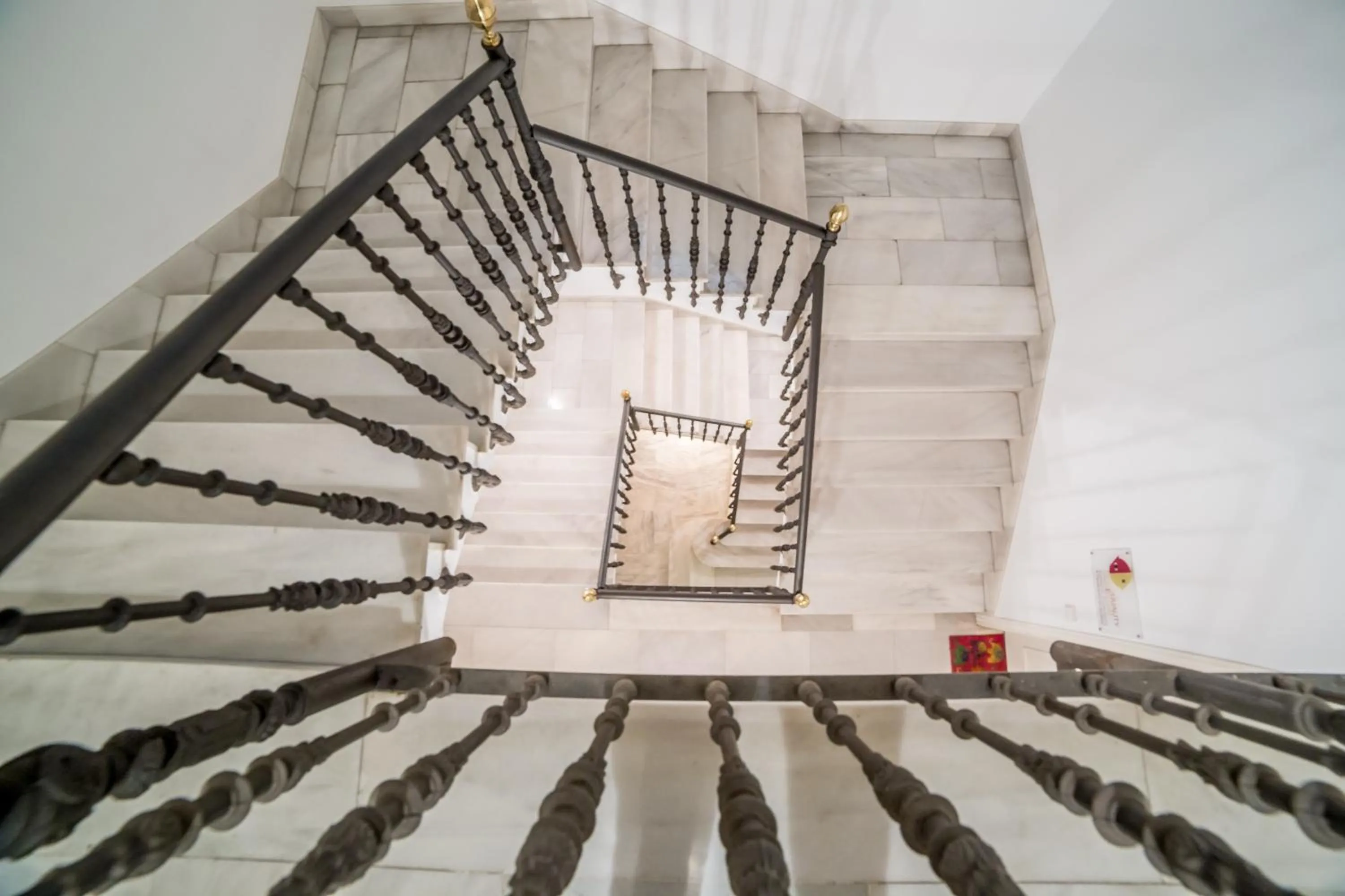 Patio in Palacio de Rojas by Moontels