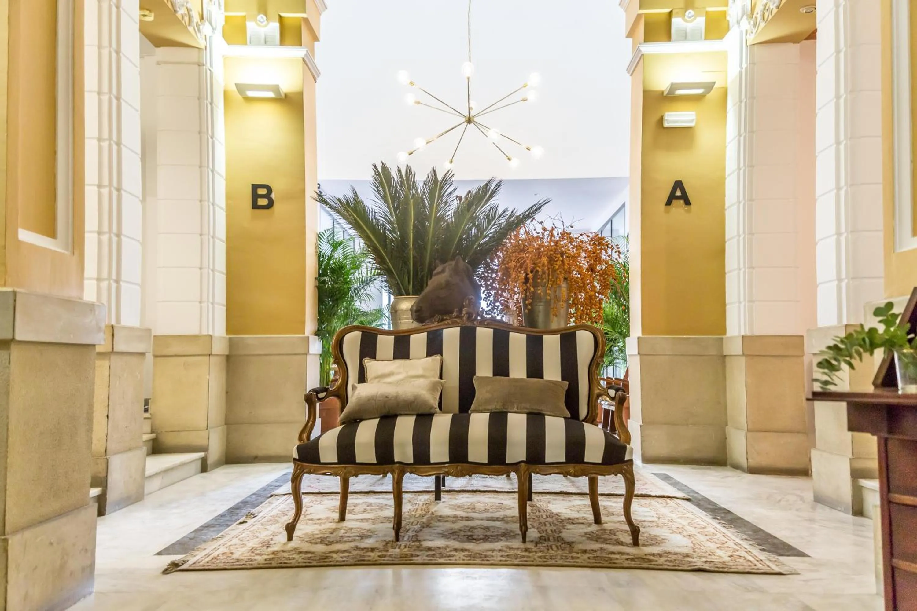 Decorative detail in Palacio de Rojas by Moontels