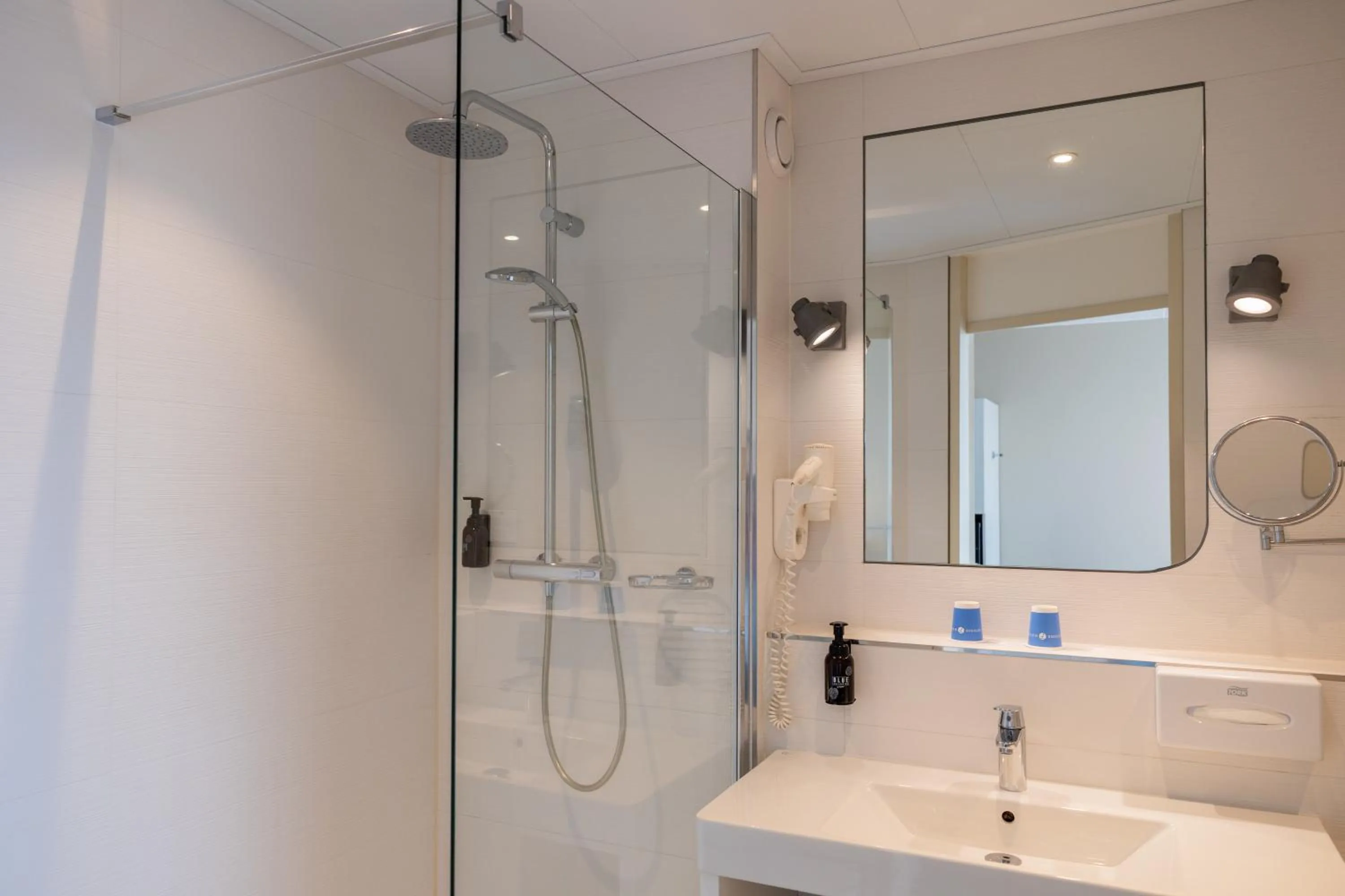 Bathroom in Fletcher Hotel-Restaurant Noordsee-Ameland