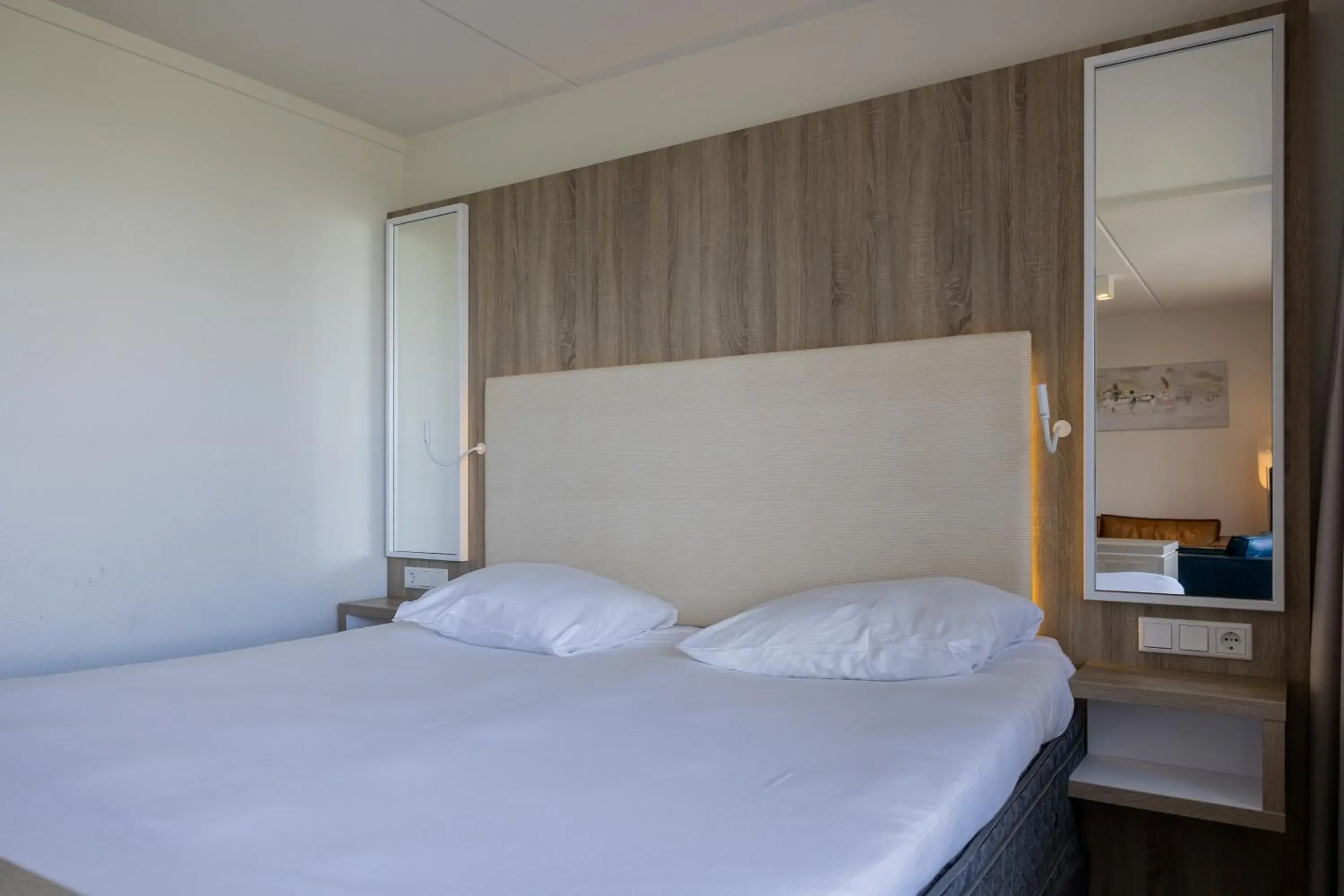 Bedroom, Bed in Fletcher Hotel-Restaurant Noordsee-Ameland Bedroom, Bed in Fletcher Hotel-Restaurant Noordsee-Ameland