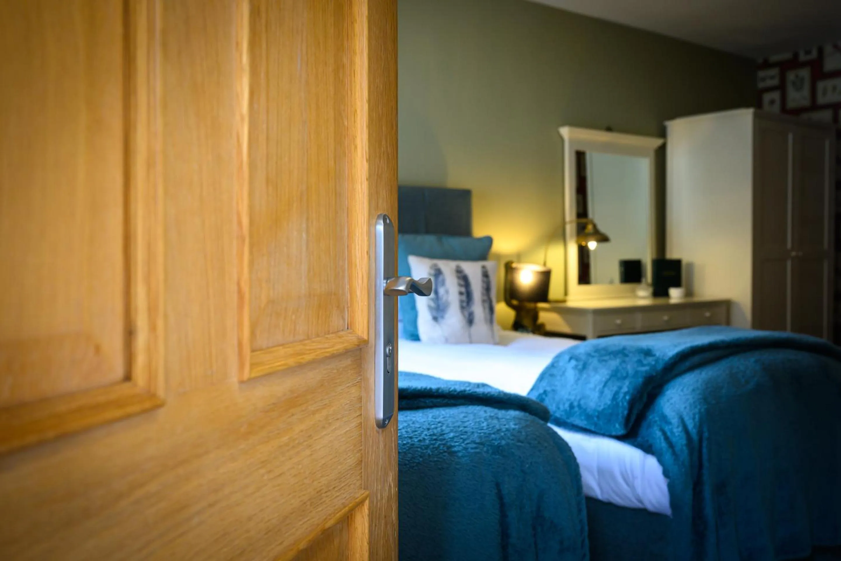 Bedroom, Bed in Darwin's Townhouse