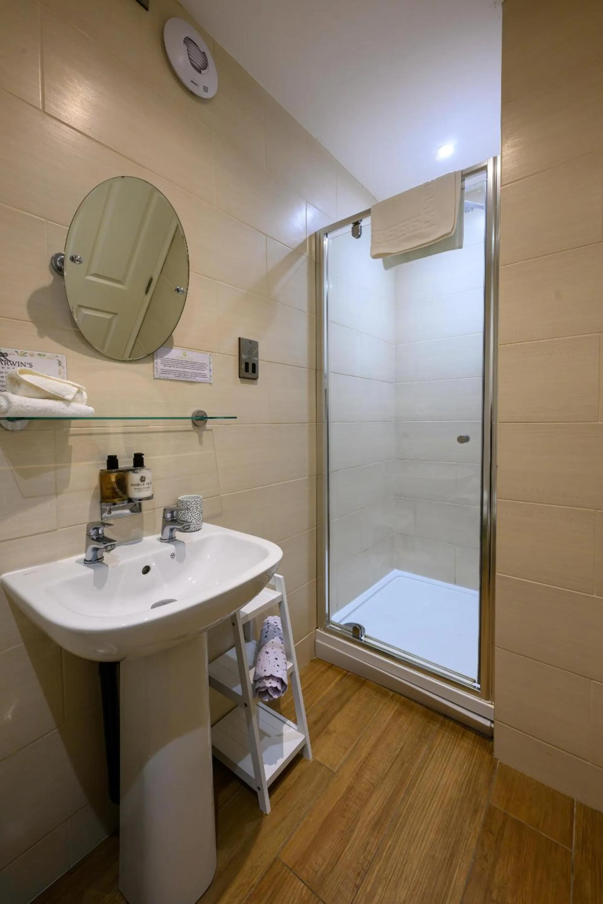 Bathroom in Darwin's Townhouse