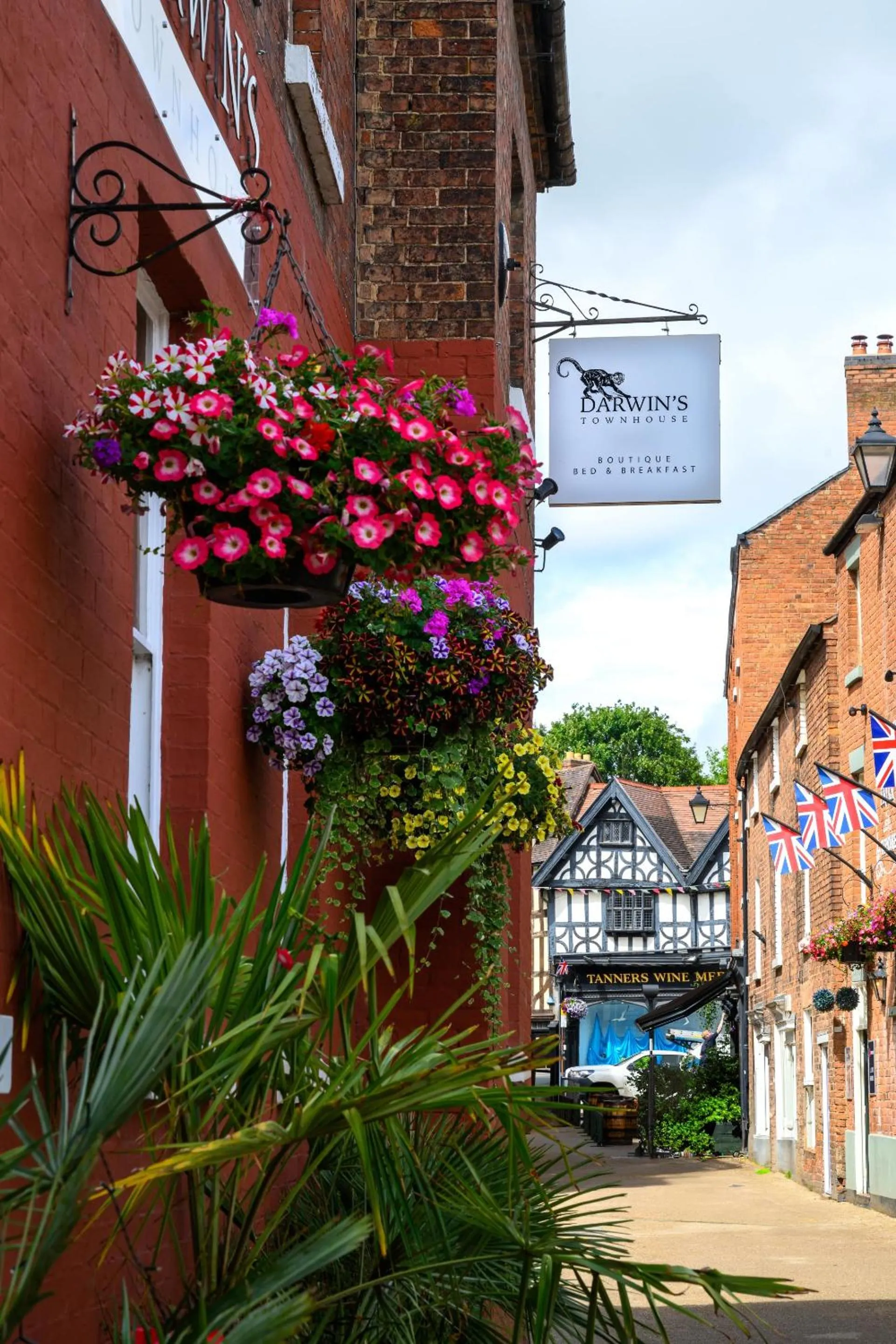 Property building in Darwin's Townhouse