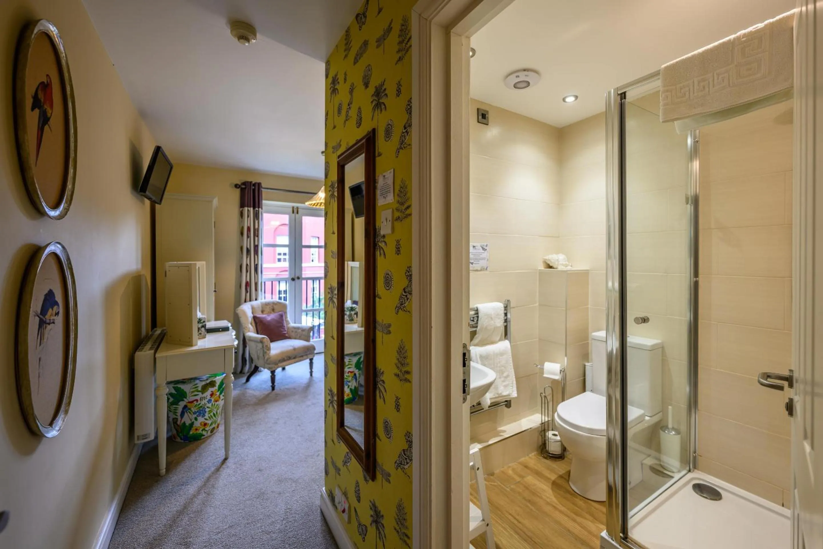 Bedroom in Darwin's Townhouse