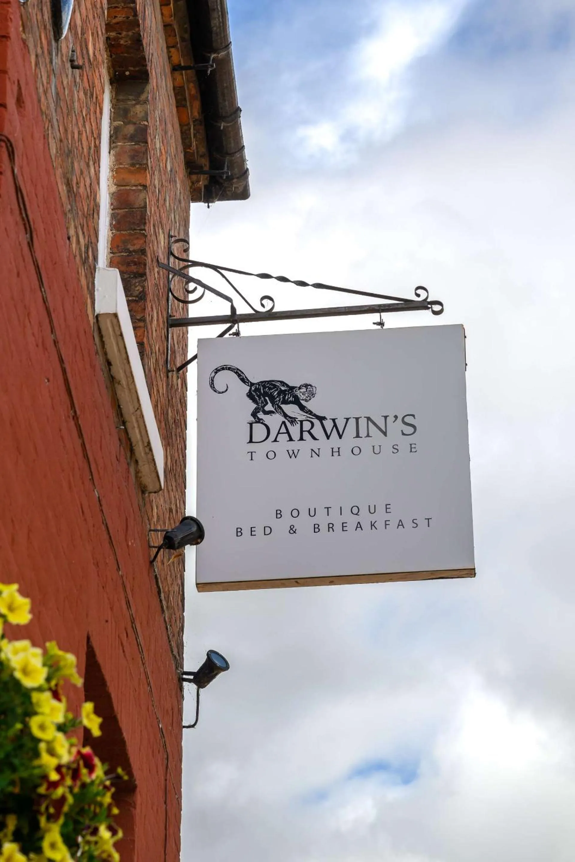 Property building in Darwin's Townhouse