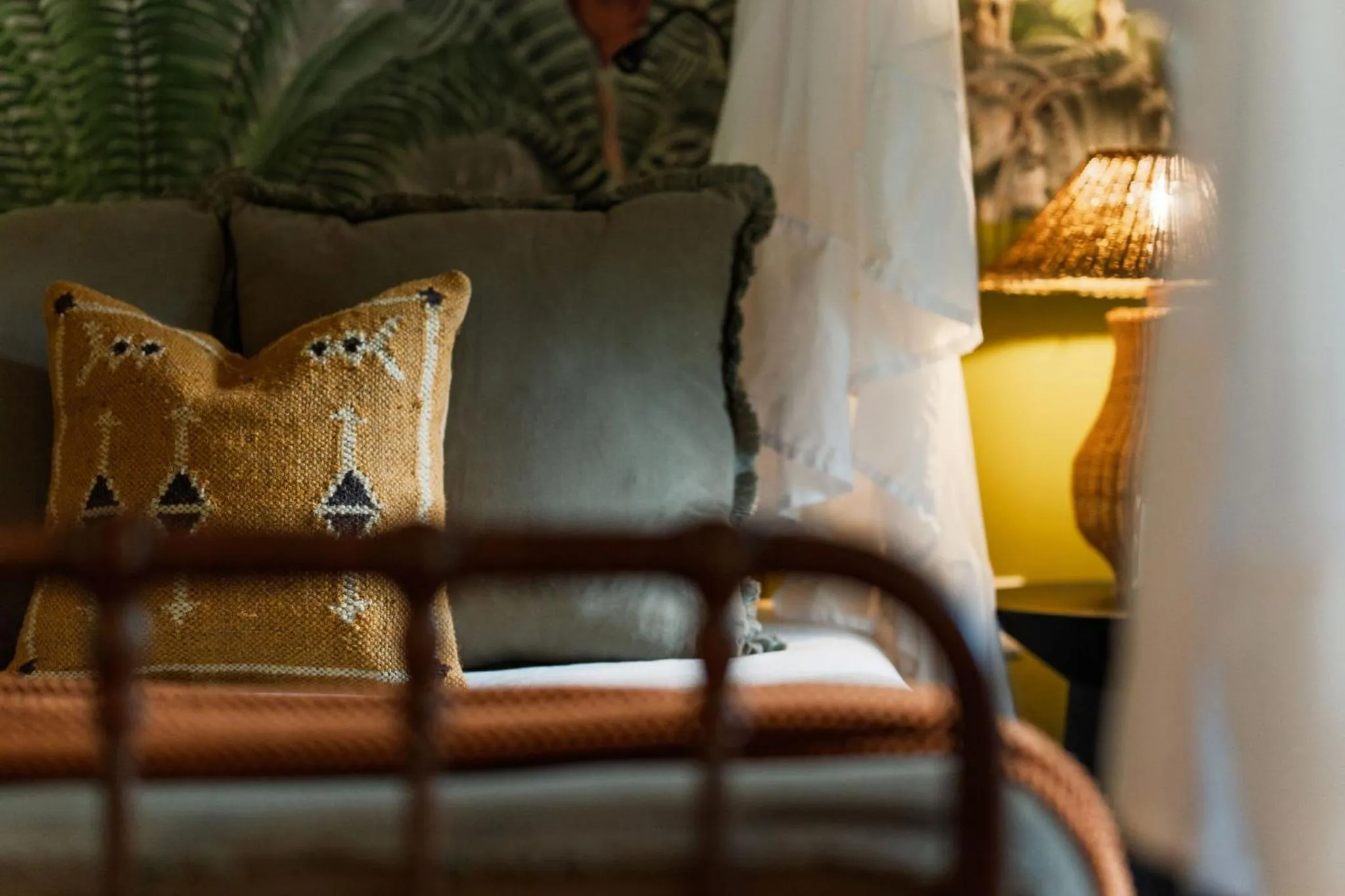 Bed in Rivertrees Country Inn