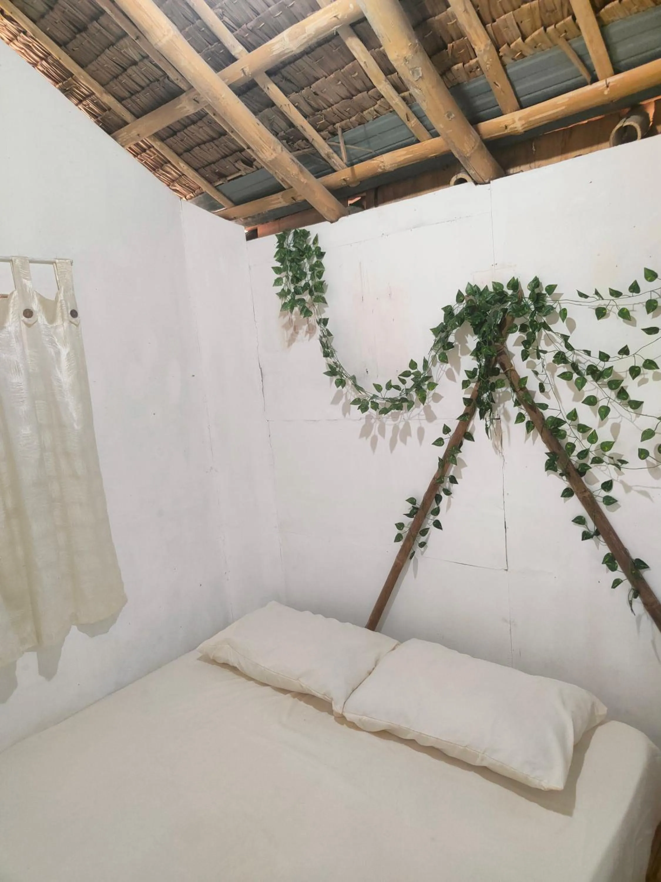 Bed in Beach Front Calatagan Apartelle