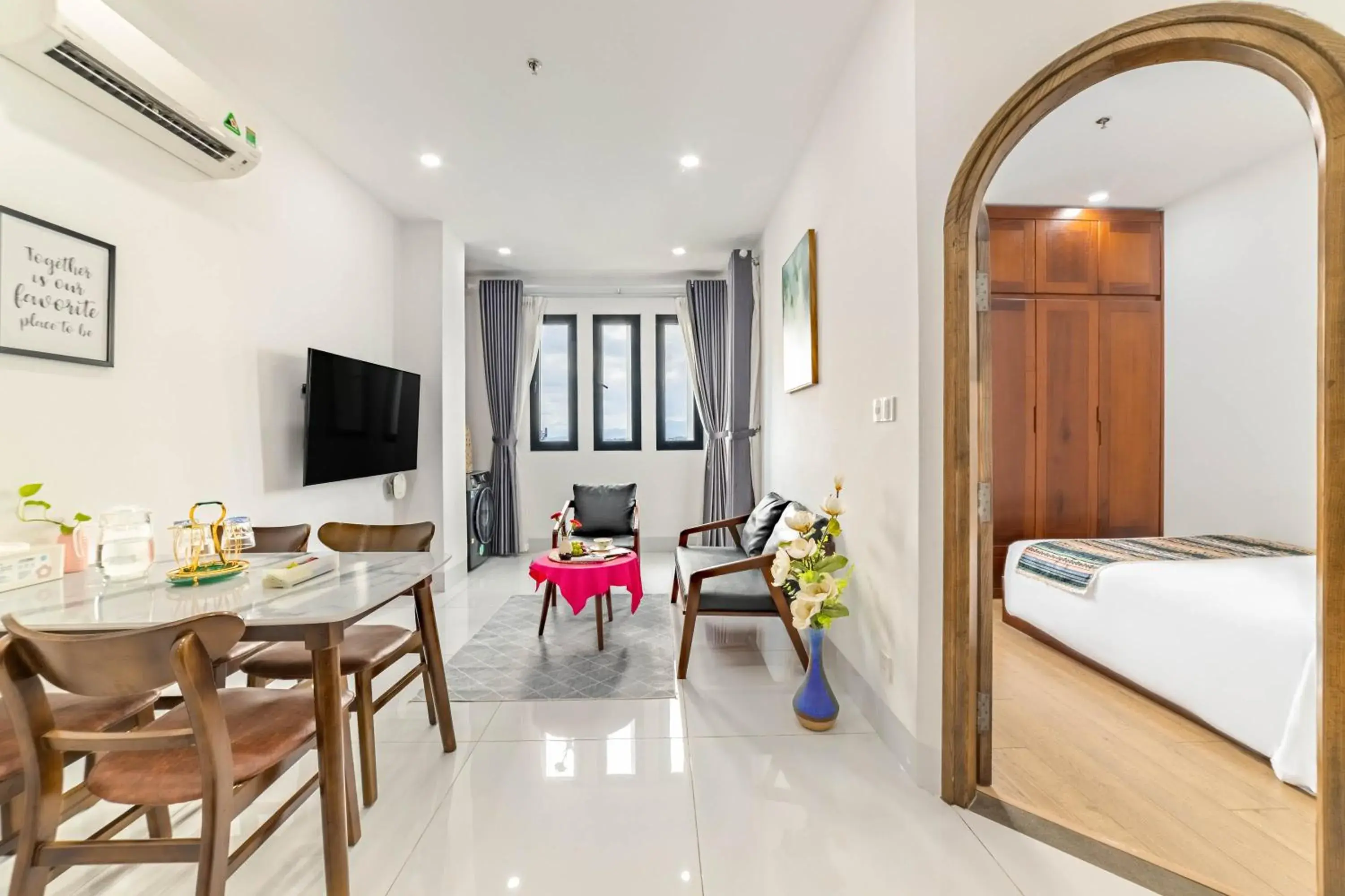 Family Room with Balcony in MTR Apartment & Hotel Family Room with Balcony in MTR Apartment & Hotel