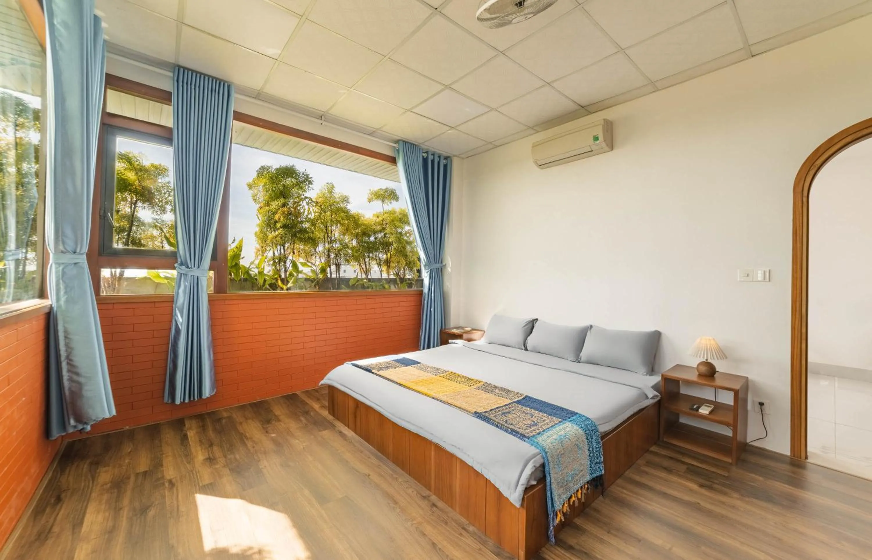 Bed in MTR Apartment & Hotel