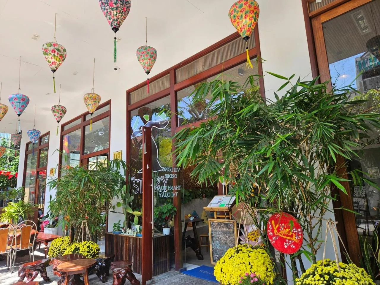 Facade/entrance in MTR Apartment & Hotel