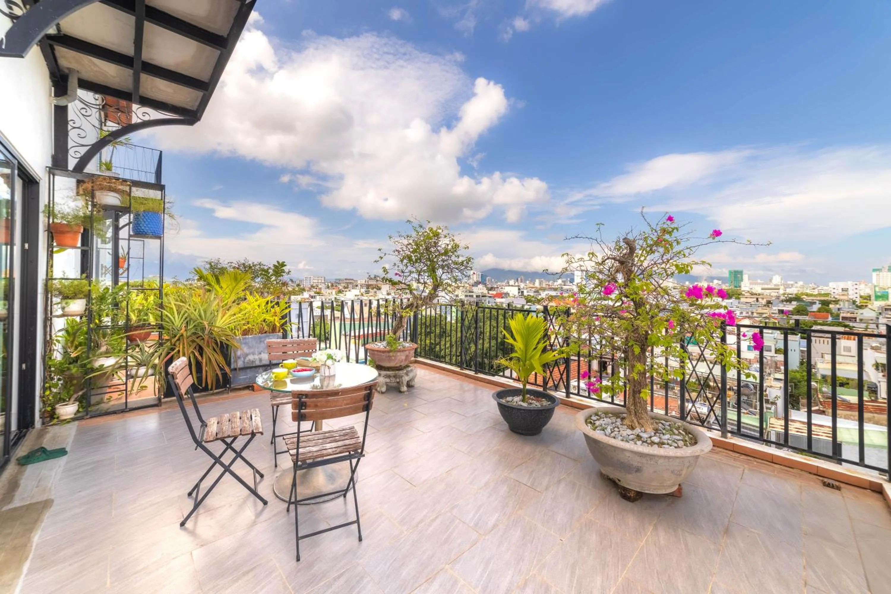 Day in MTR Apartment & Hotel