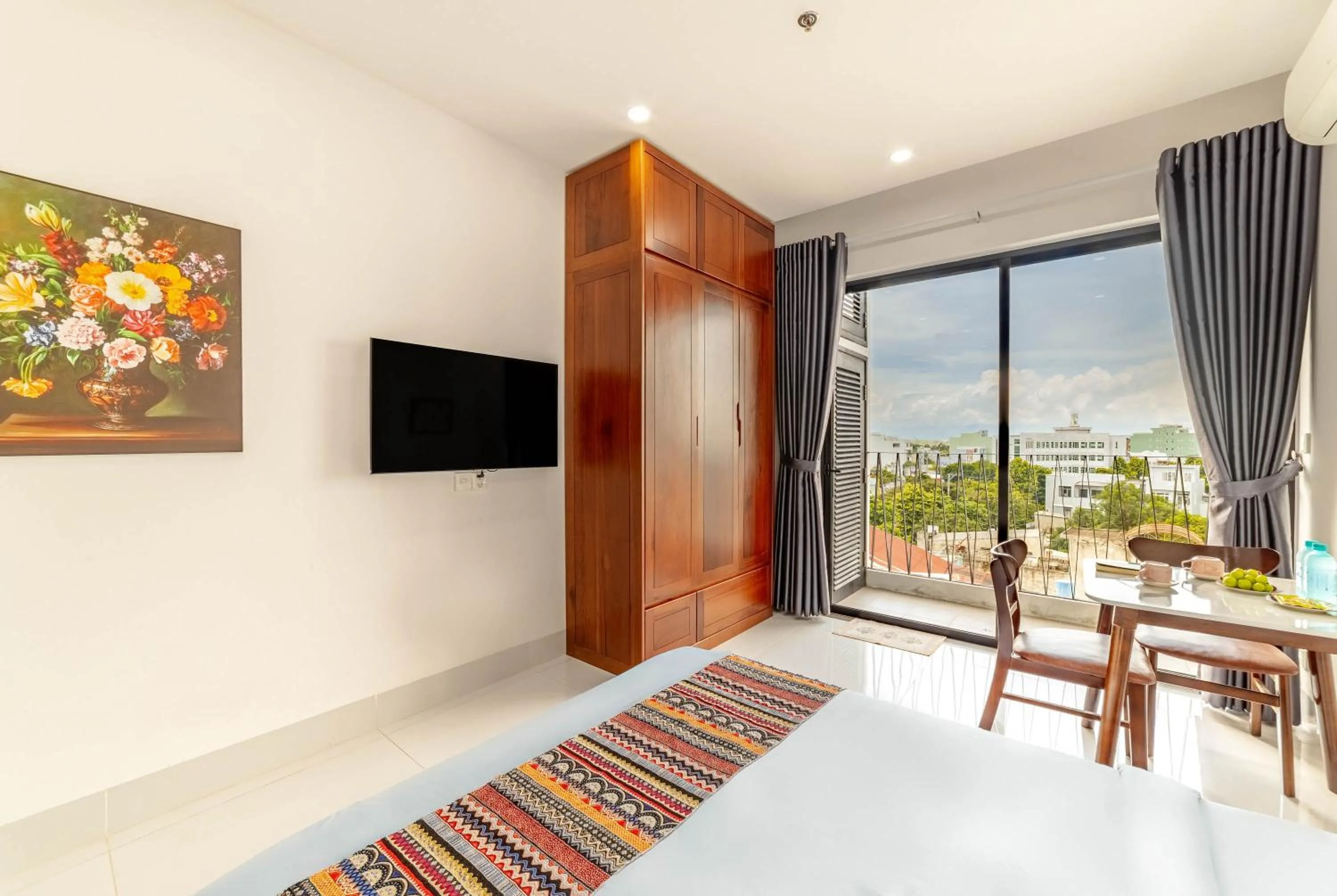 TV and multimedia, Bed in MTR Apartment & Hotel