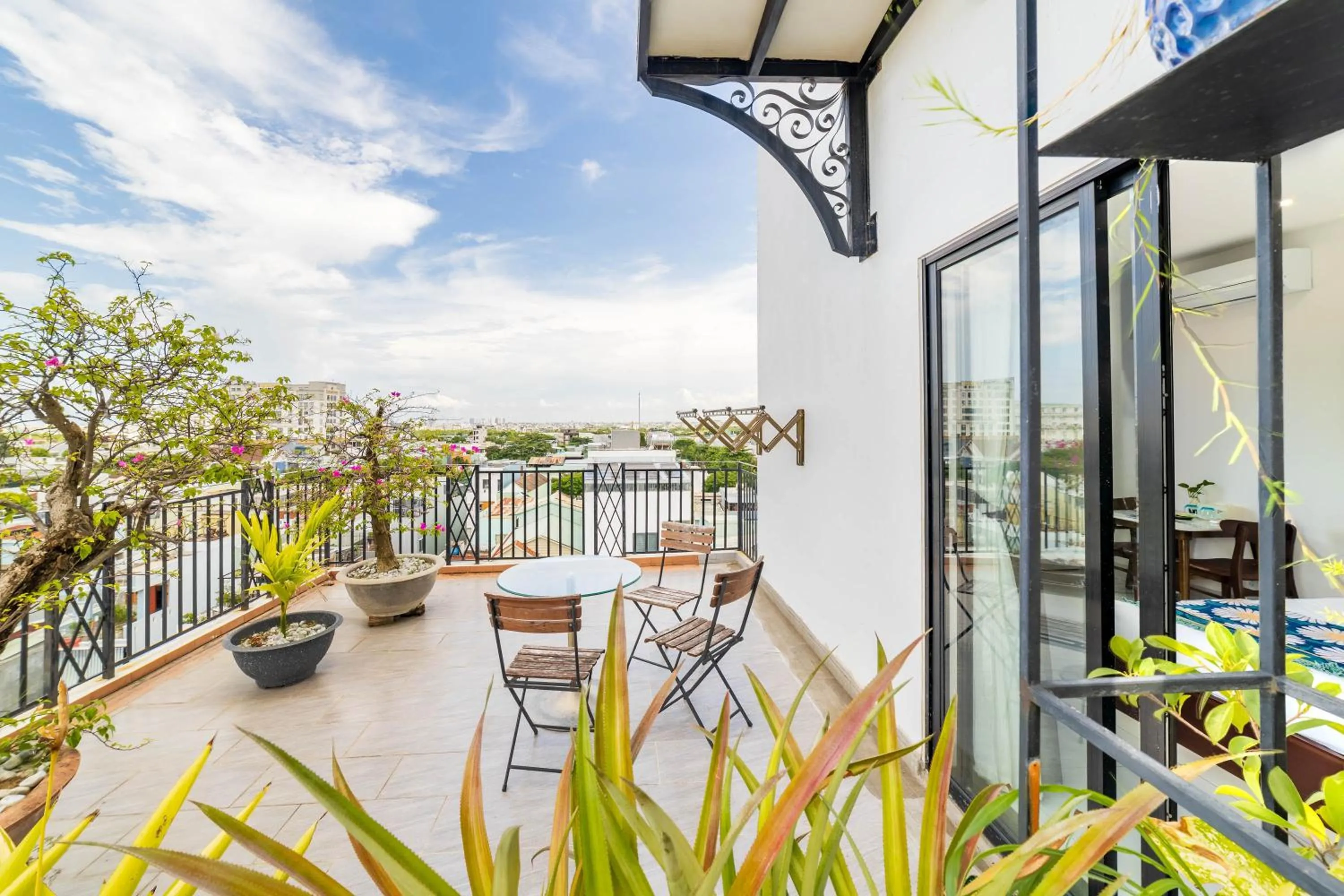 Day in MTR Apartment & Hotel