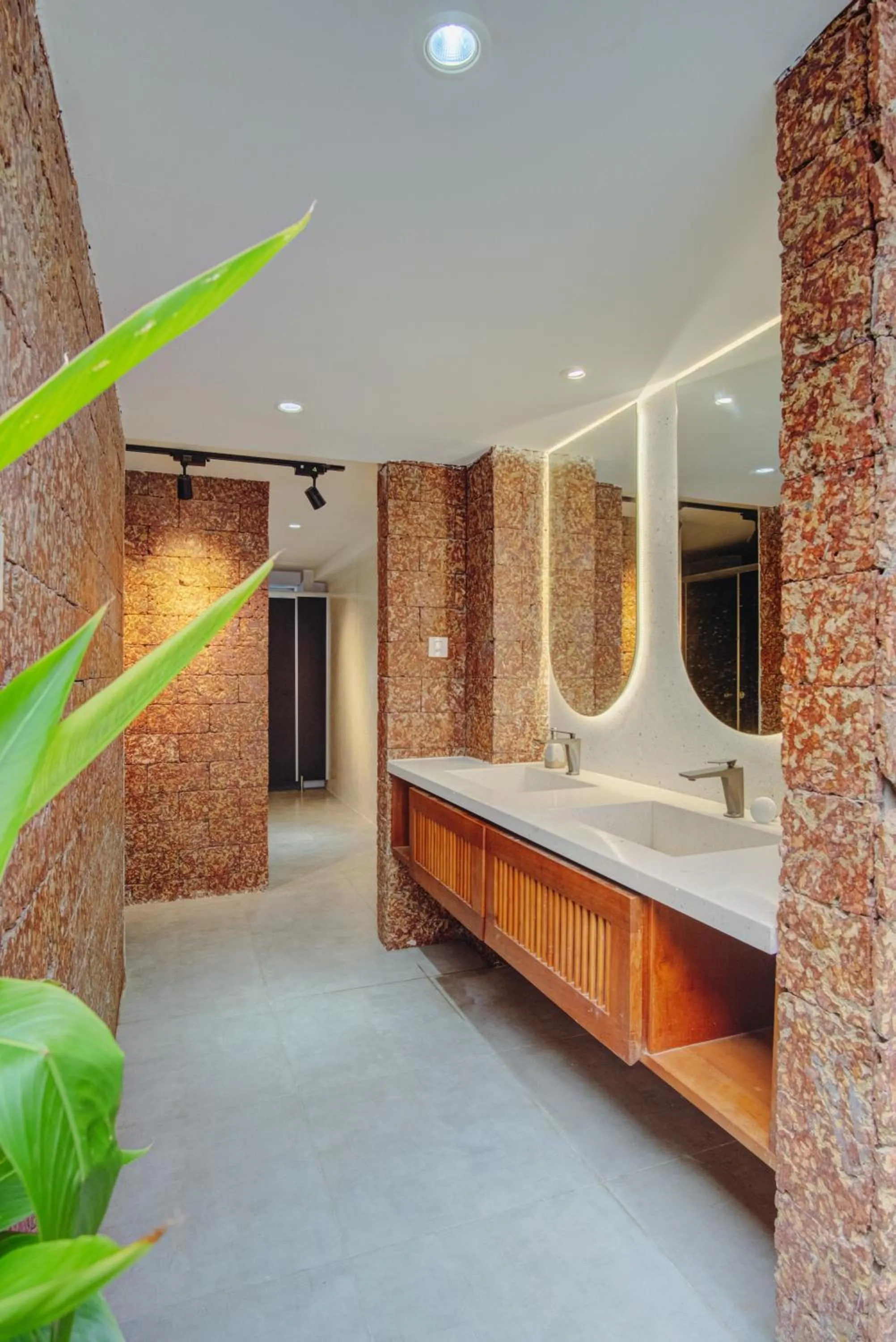 Public Bath in MTR Apartment & Hotel