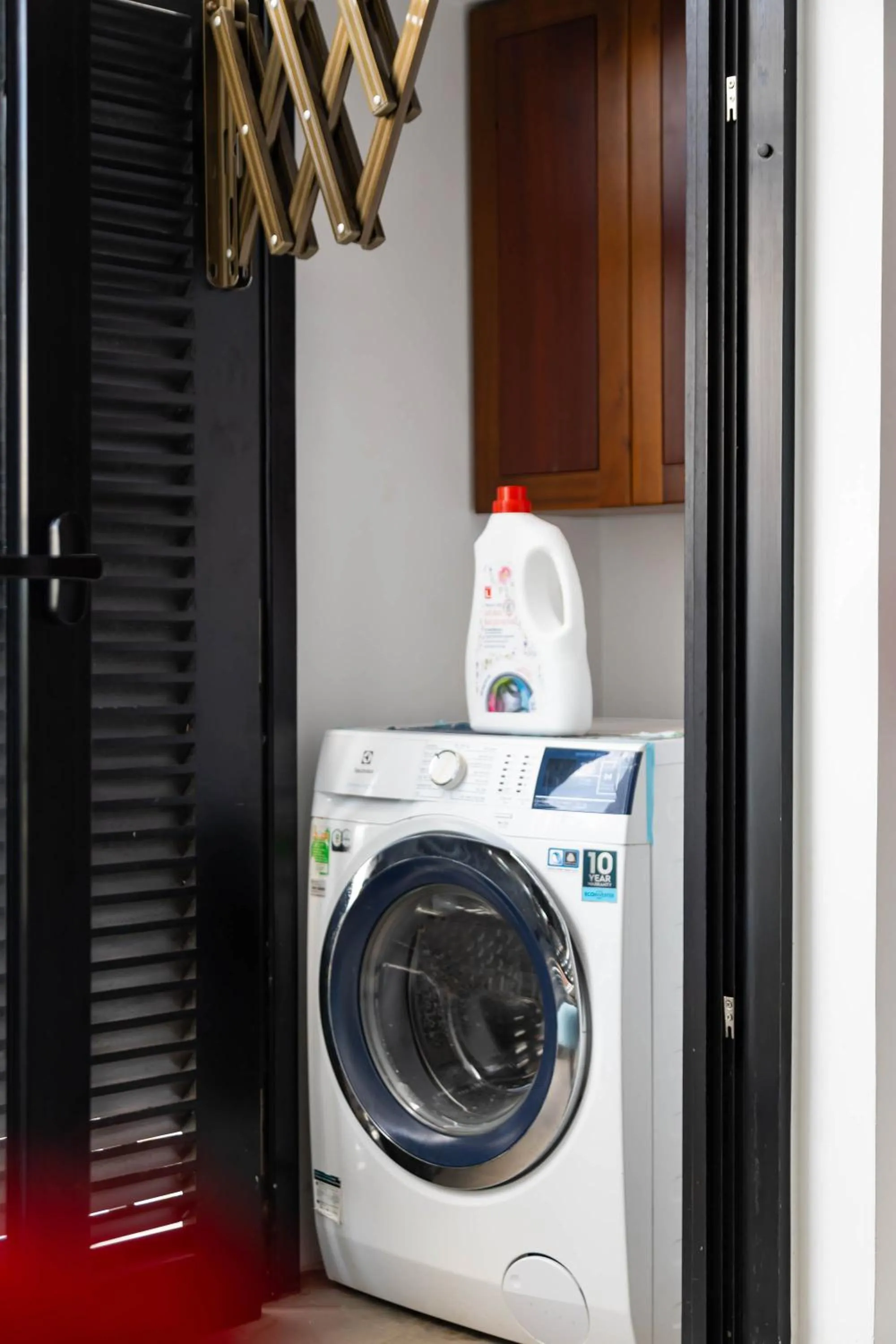 washing machine in MTR Apartment & Hotel