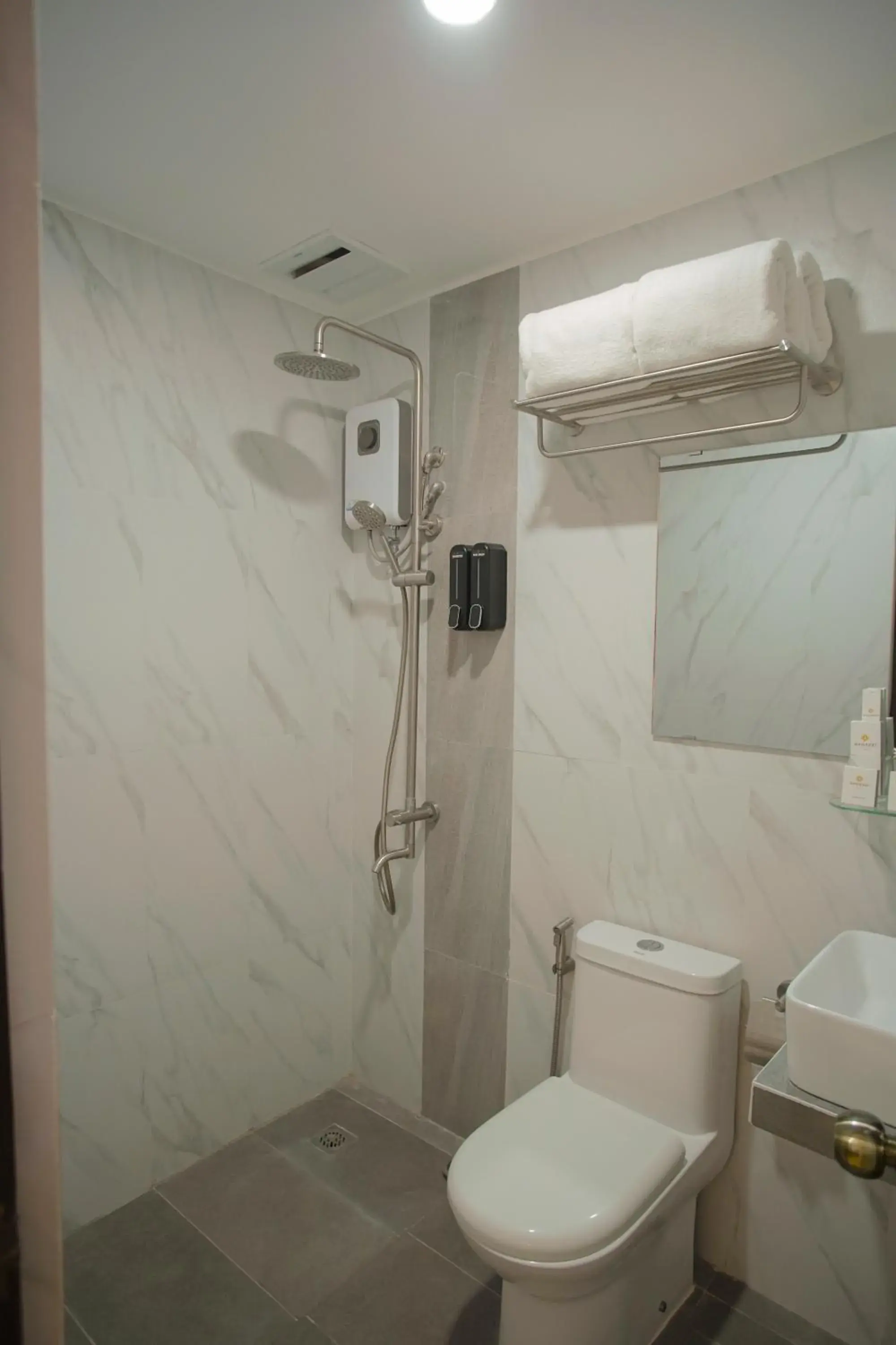 Bathroom in Ragazzi Resort Hotel Bathroom in Ragazzi Resort Hotel