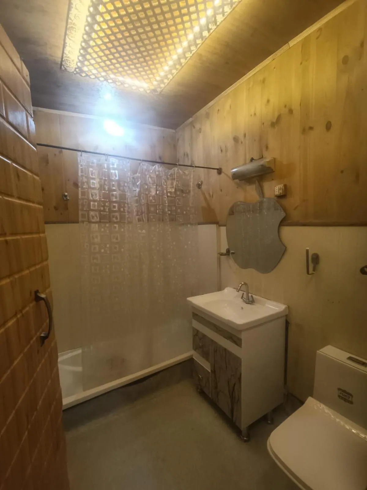 Shamus Maqbool Group Of Houseboat