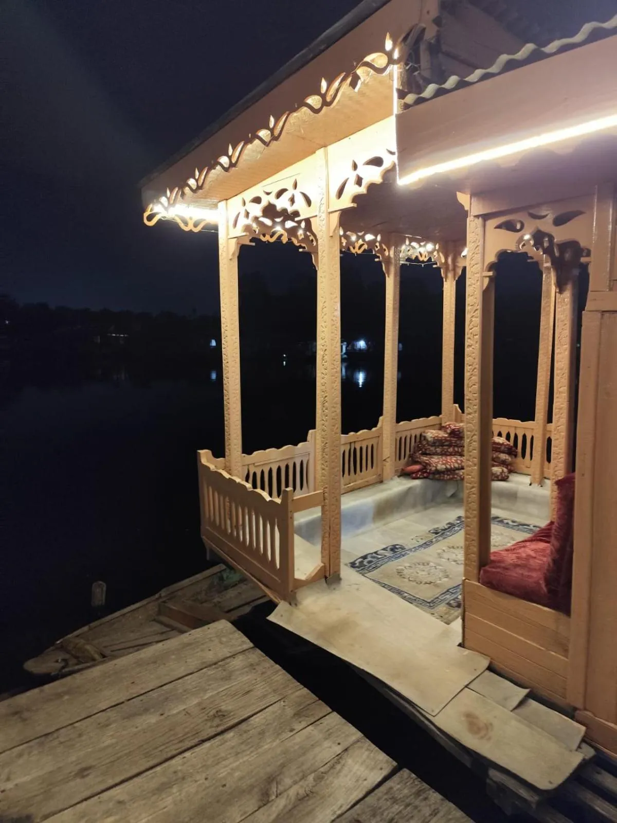 Shamus Maqbool Group Of Houseboat