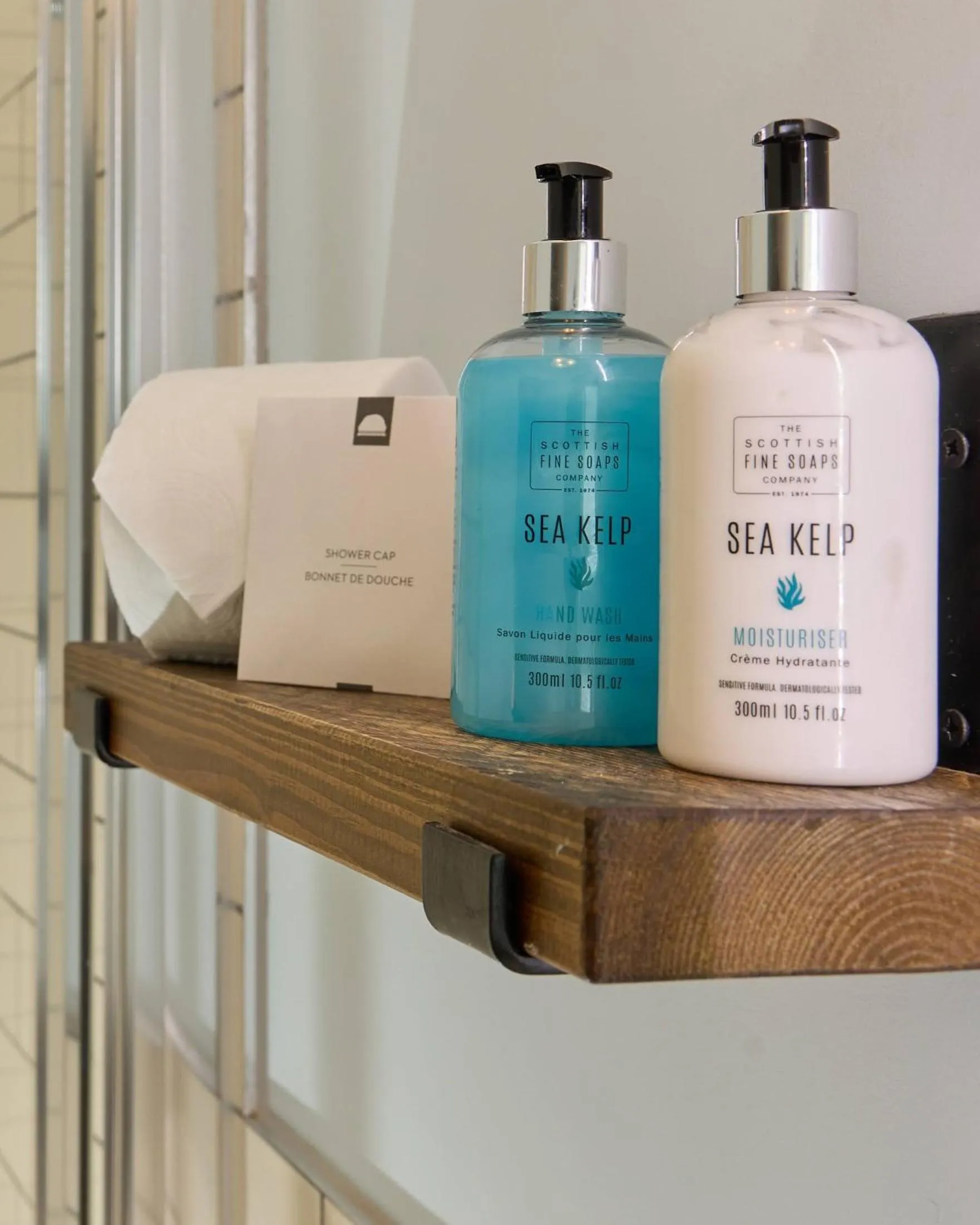 Bathroom in Dolphin Hotel