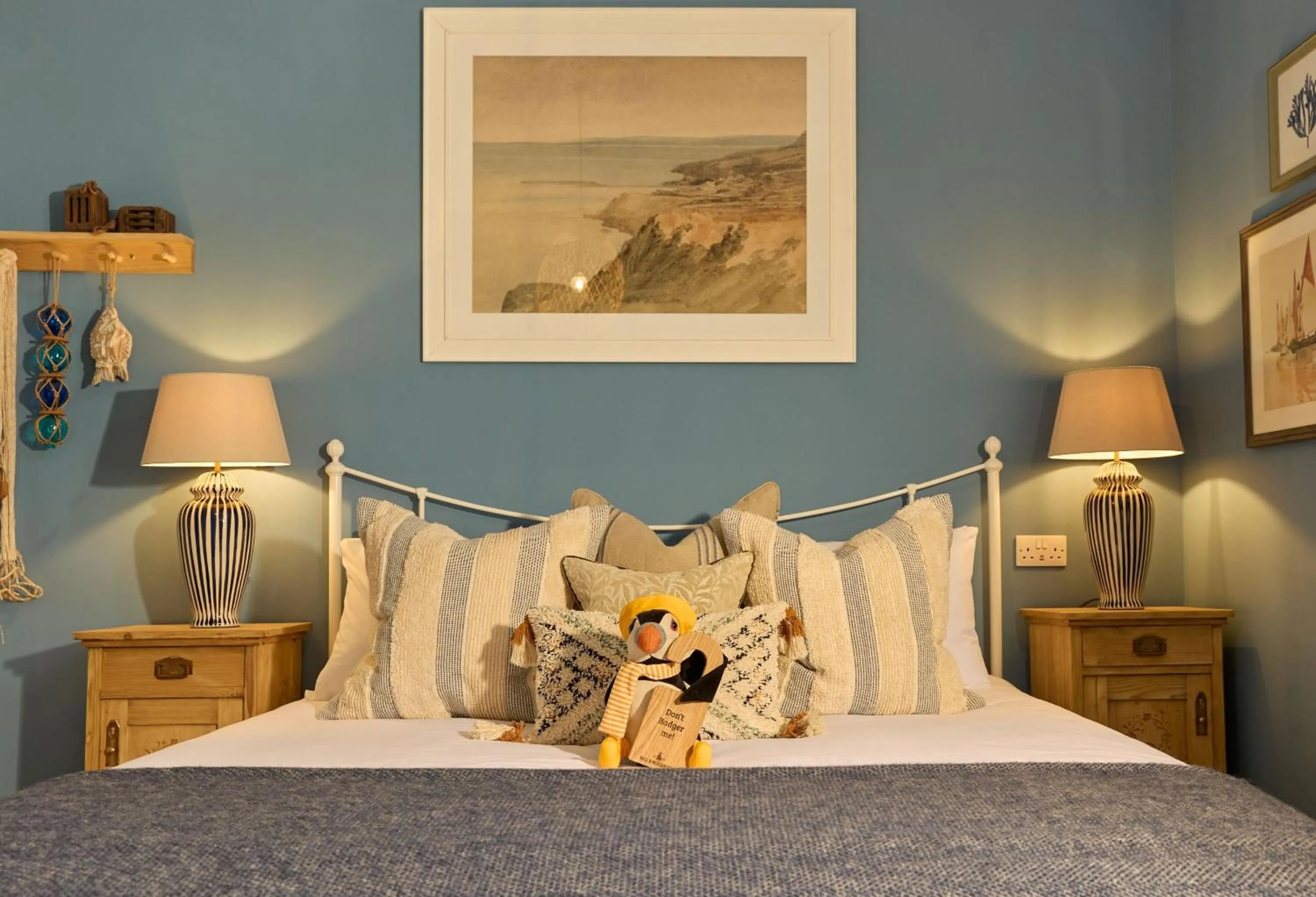 Bedroom, Bed in Dolphin Hotel