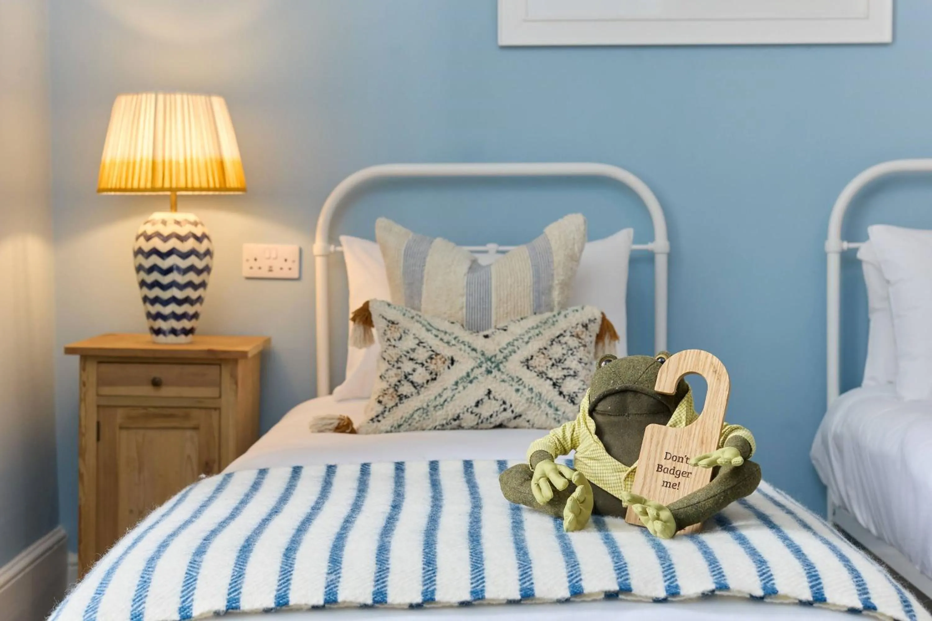 Bedroom, Bed in Dolphin Hotel