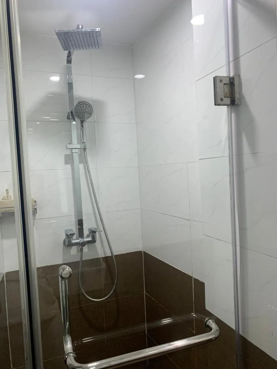 Valley Hotel &Travel