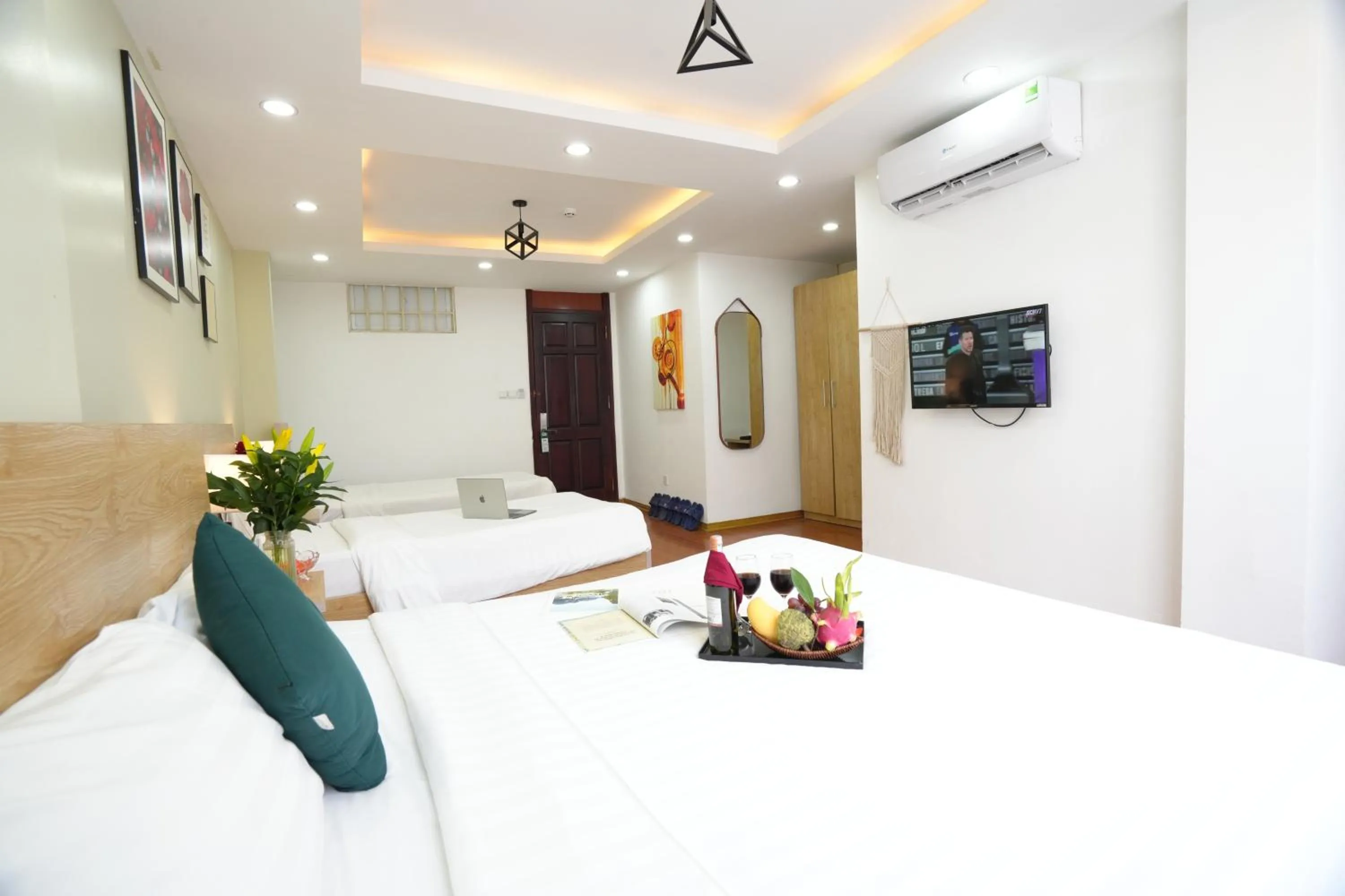 Bedroom, Bed in Valley Hotel &Travel