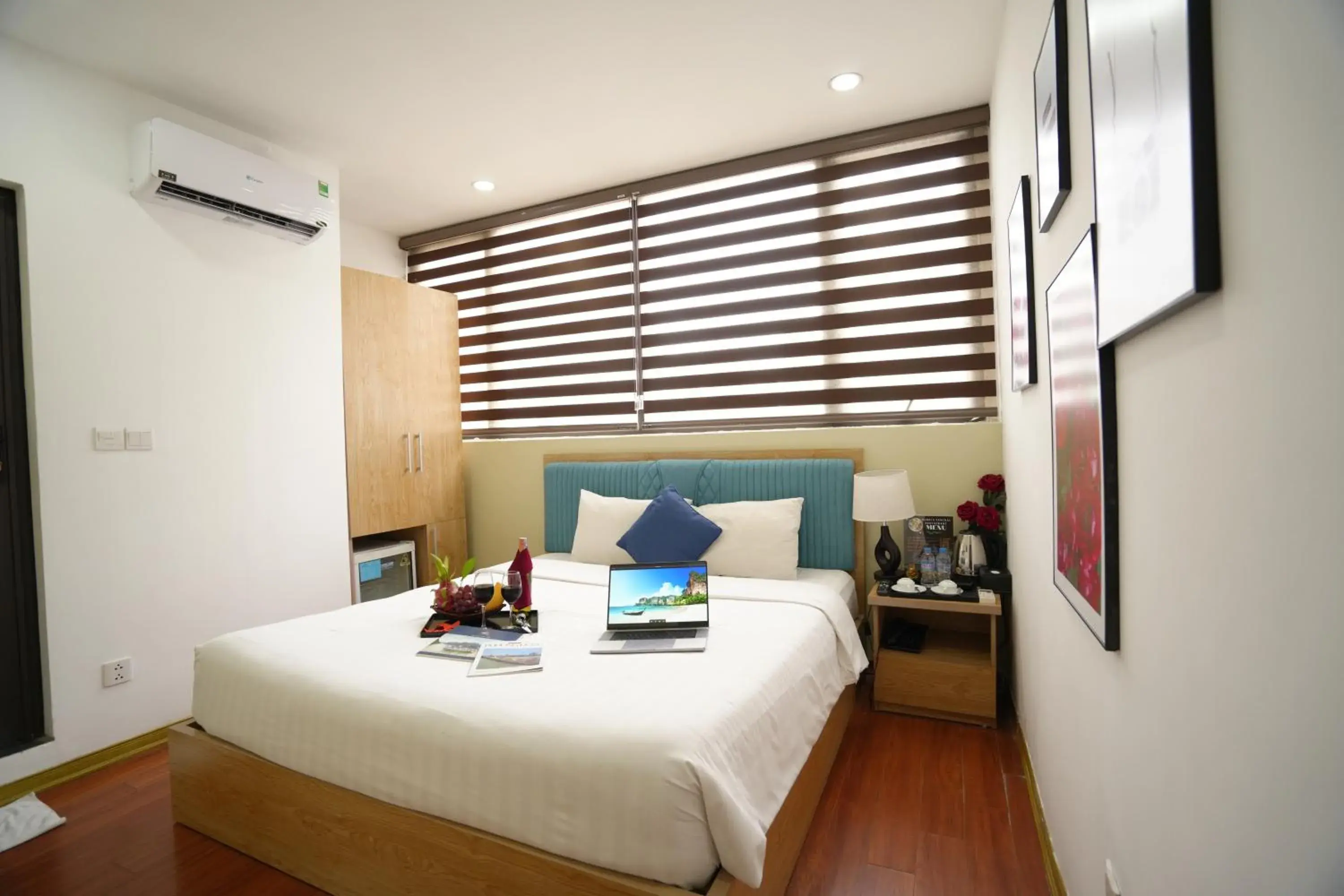 View (from property/room), Bed in Valley Hotel &Travel View (from property/room), Bed in Valley Hotel &Travel