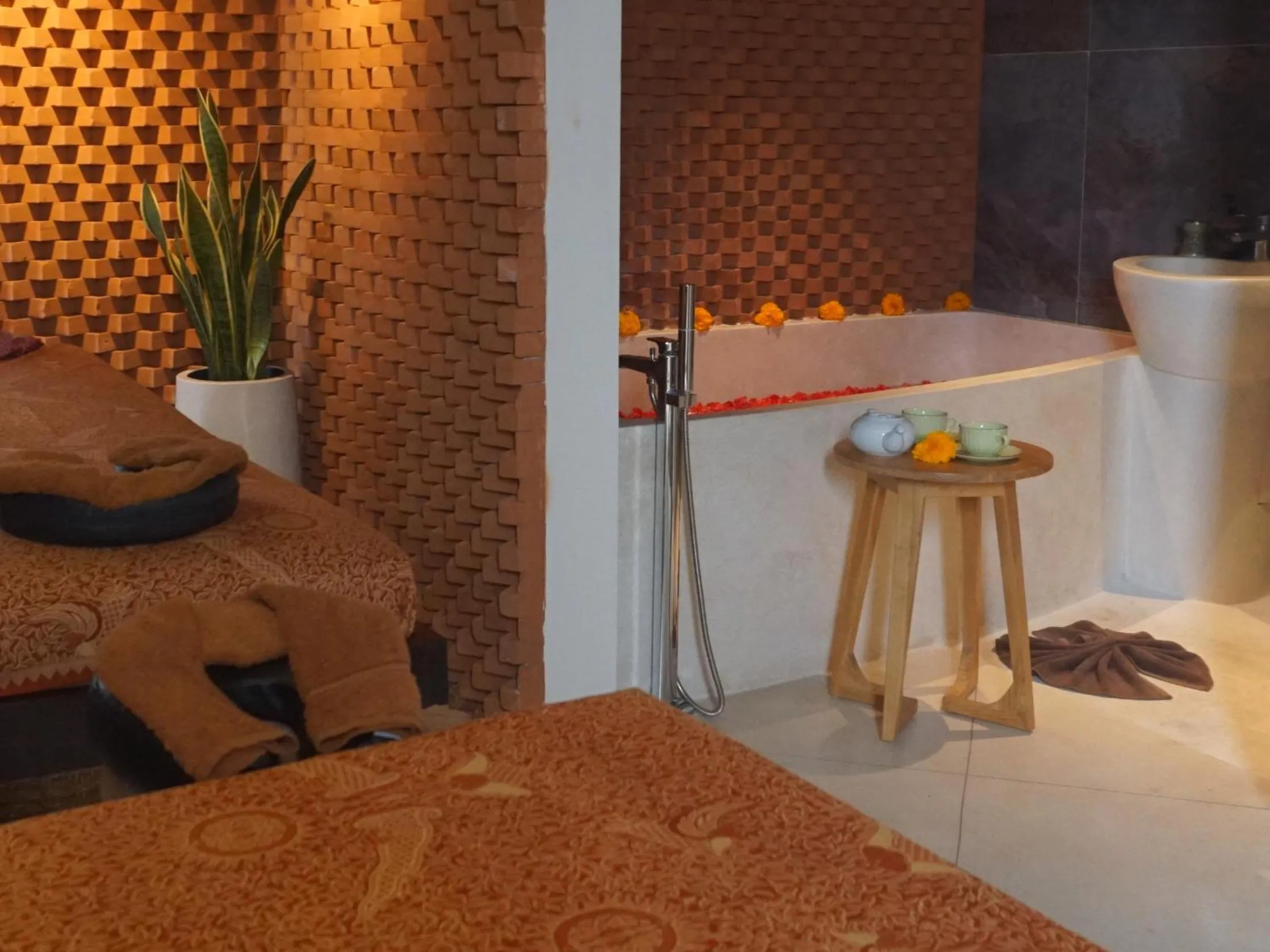 Massage in Mokko Suites Batubelig