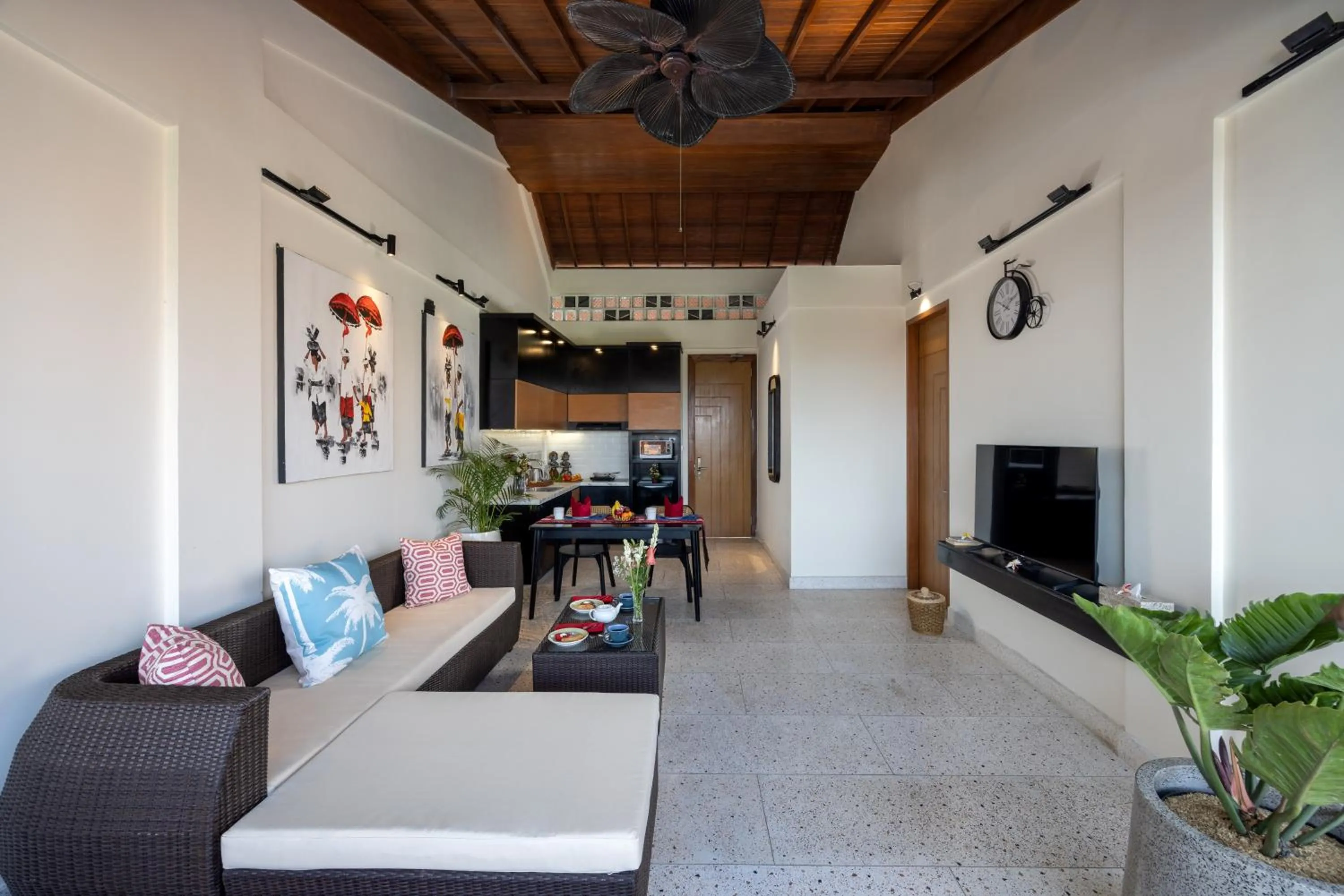 Kitchen or kitchenette in Mokko Suites Batubelig