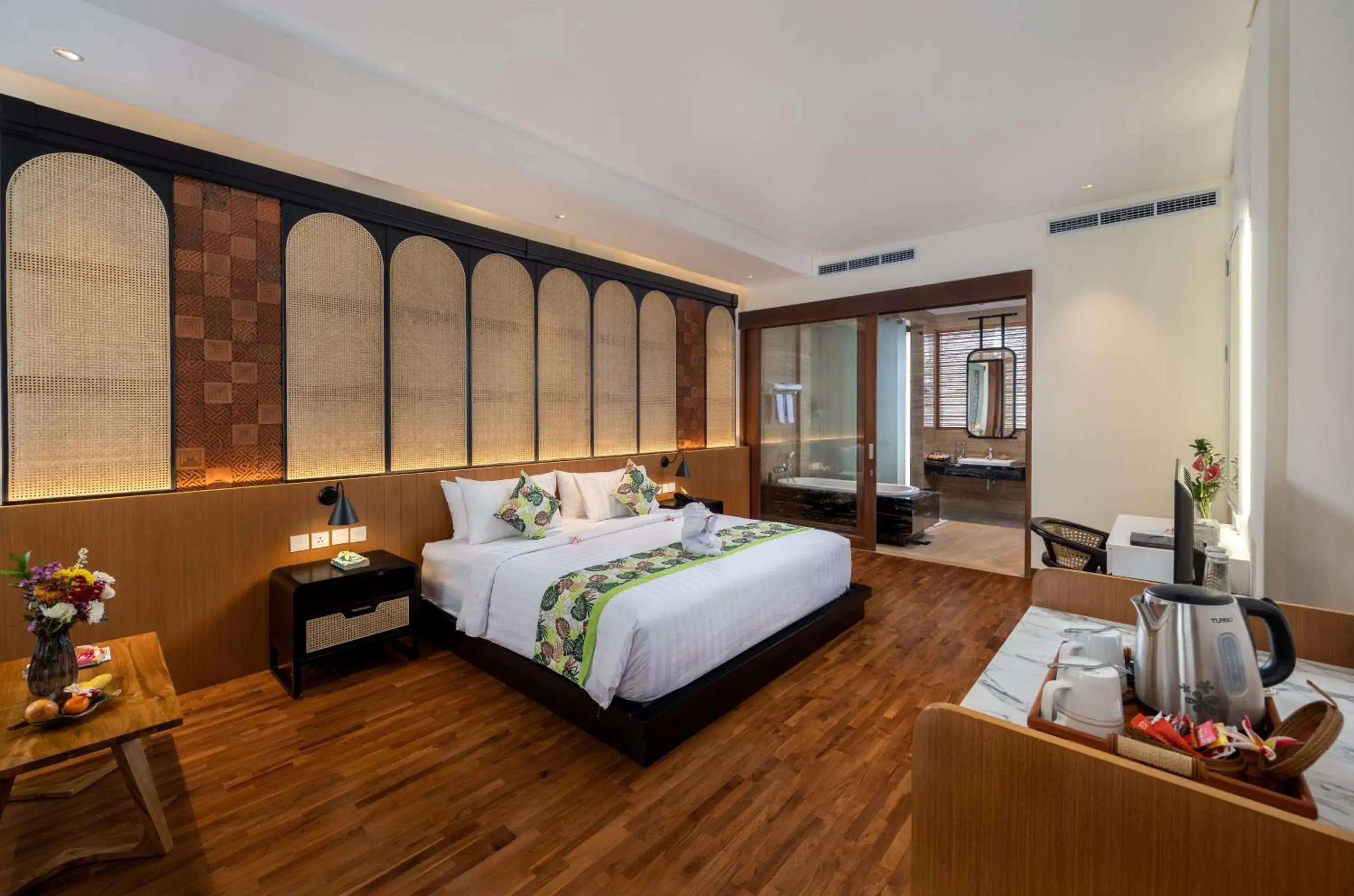 Bedroom, Bed in Mokko Suites Batubelig Bedroom, Bed in Mokko Suites Batubelig