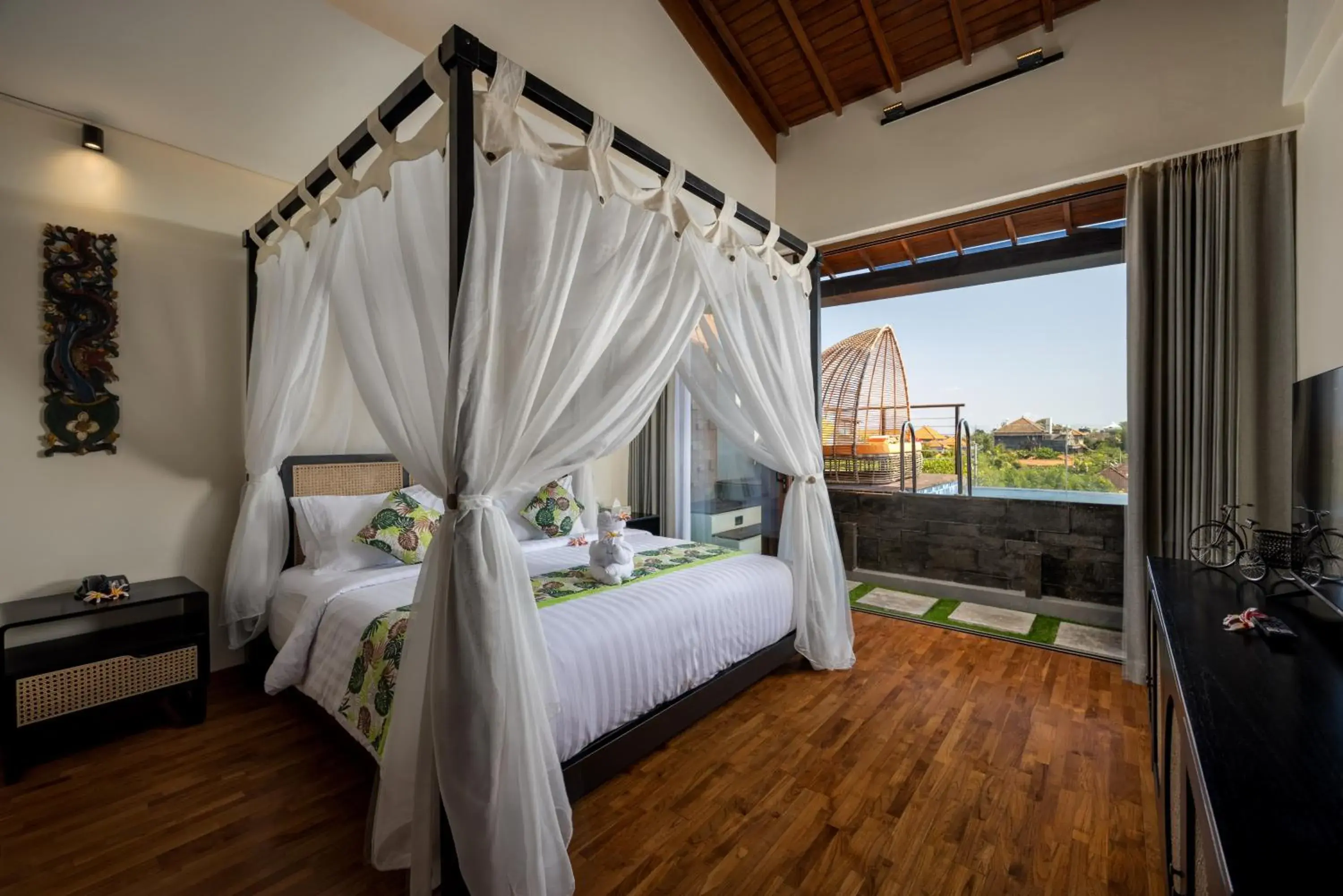 Suite with Private Pool in Mokko Suites Batubelig Suite with Private Pool in Mokko Suites Batubelig