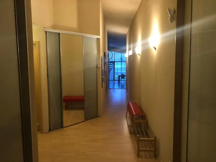 Kotimaailma - Iso ja viihtyisä omakotitalo saunalla 9 henkilölle