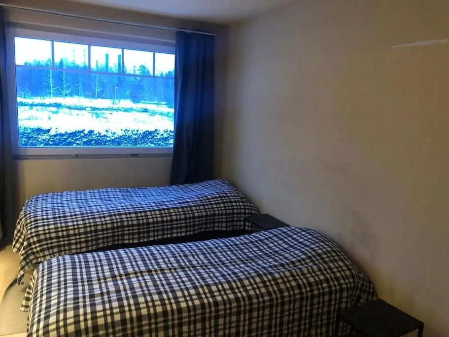 Bed in Kotimaailma - Iso ja viihtyisä omakotitalo saunalla 9 henkilölle