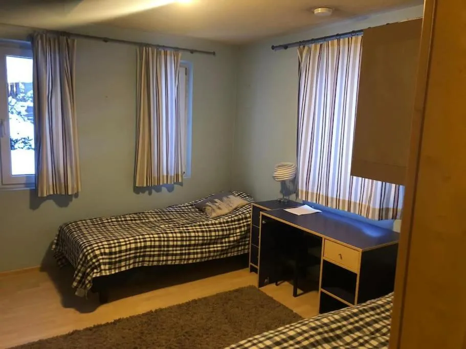 Bed in Kotimaailma - Iso ja viihtyisä omakotitalo saunalla 9 henkilölle